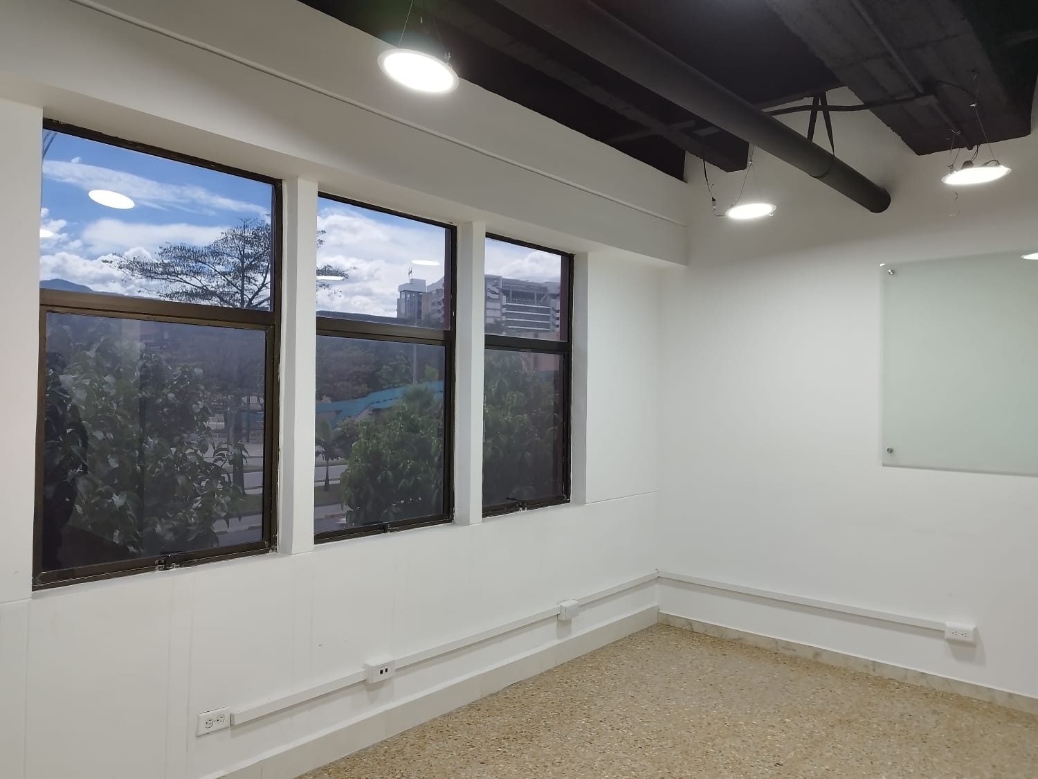 Oficina en arriendo en La Candelaria, Medellín, 160 m² · foto 13 de 17