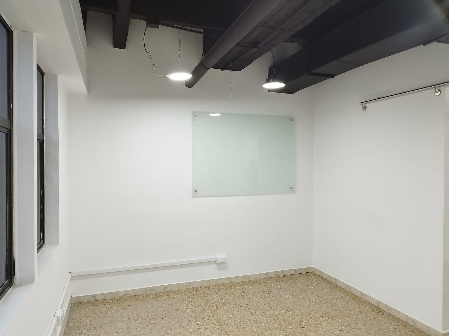 Oficina en arriendo en La Candelaria, Medellín, 160 m² · foto 9 de 17
