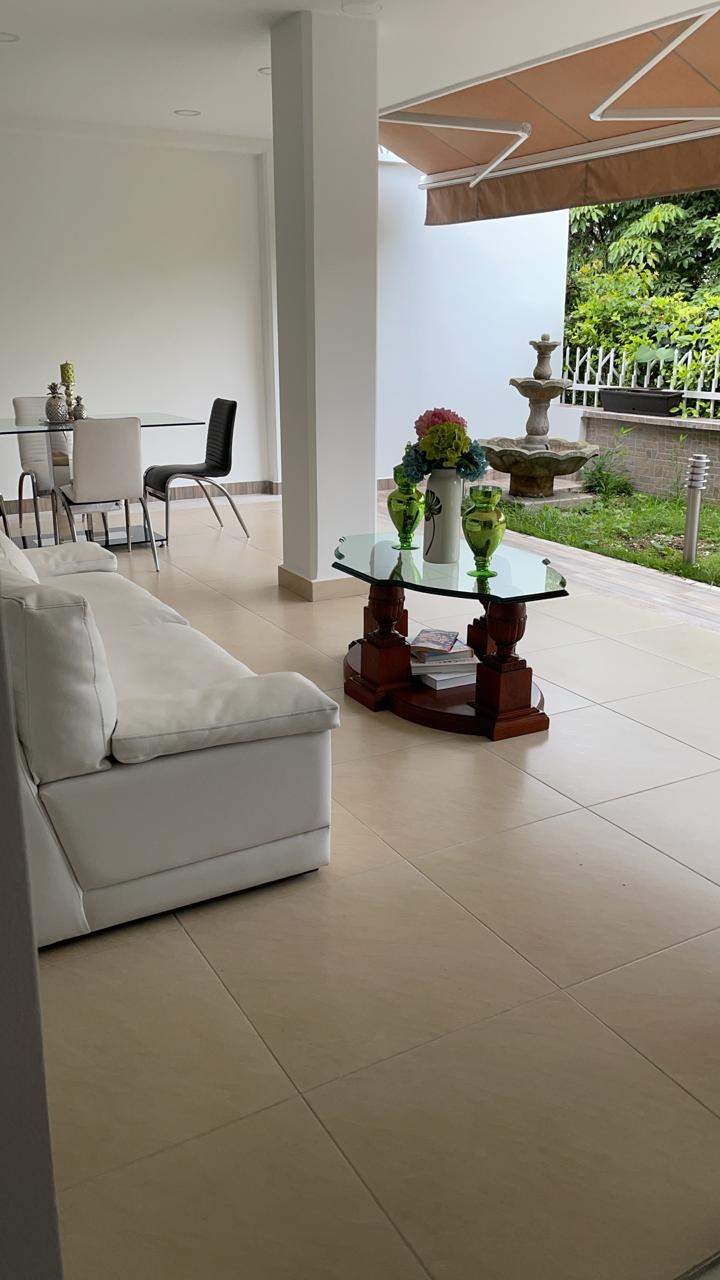 Casa de 4 alcobas en venta en Alvarez Las Americas, Bucaramanga, 245 m² · foto 2 de 16