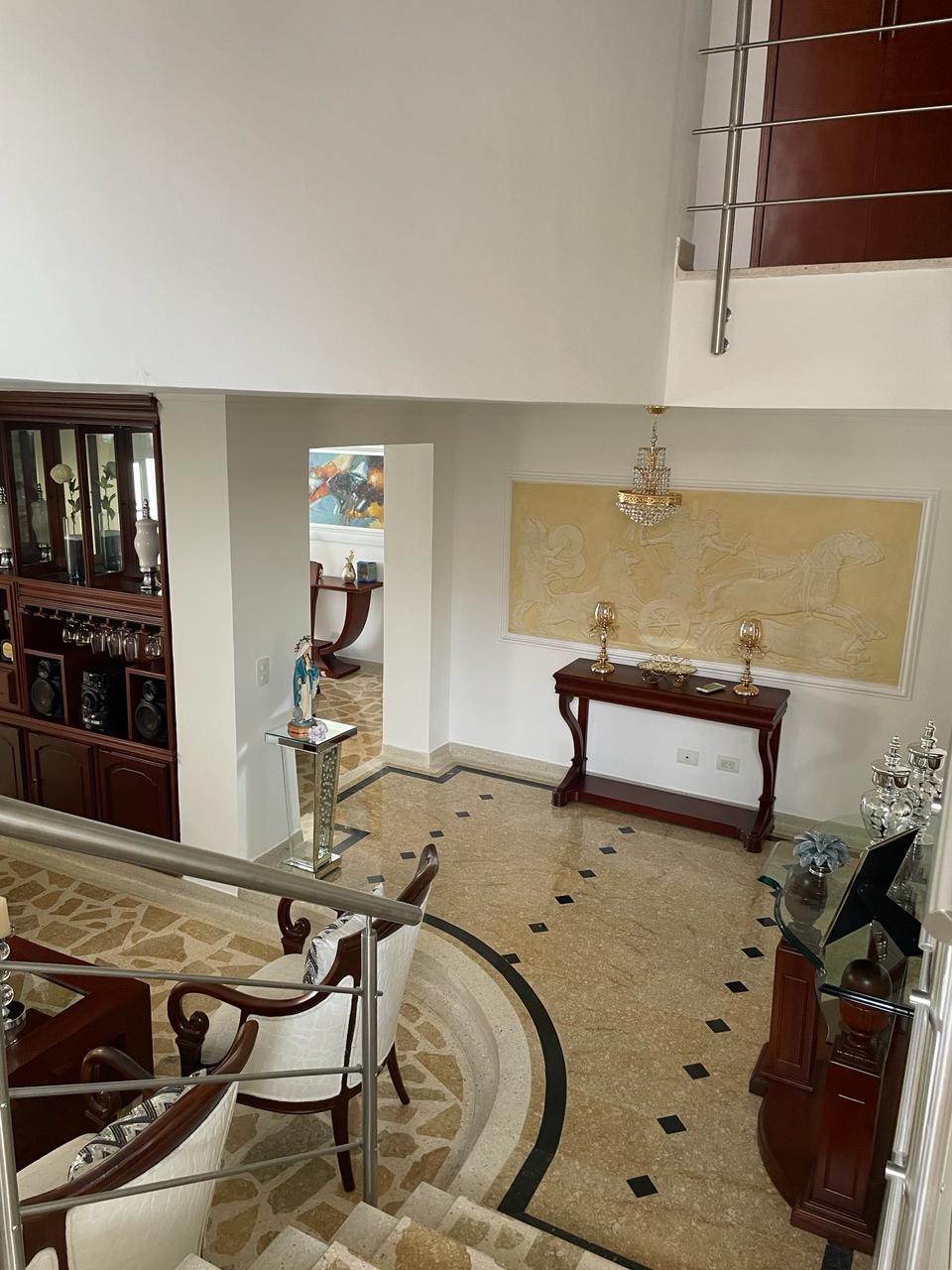 Casa de 4 alcobas en venta en Alvarez Las Americas, Bucaramanga, 245 m² · foto 3 de 16