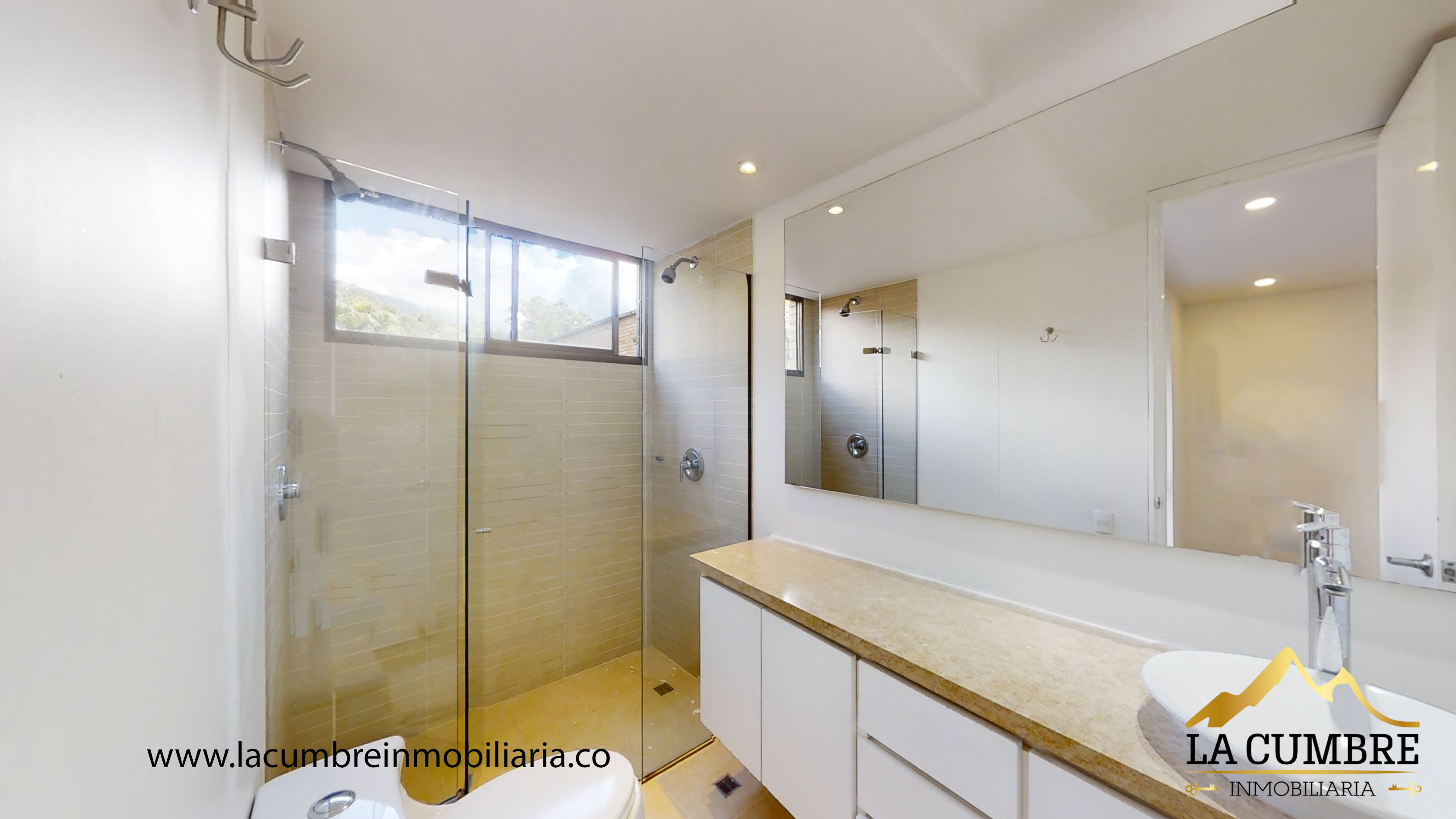 Apartamento de 2 alcobas en arriendo en El Tesoro, Medellín, 105 m² · foto 8 de 13