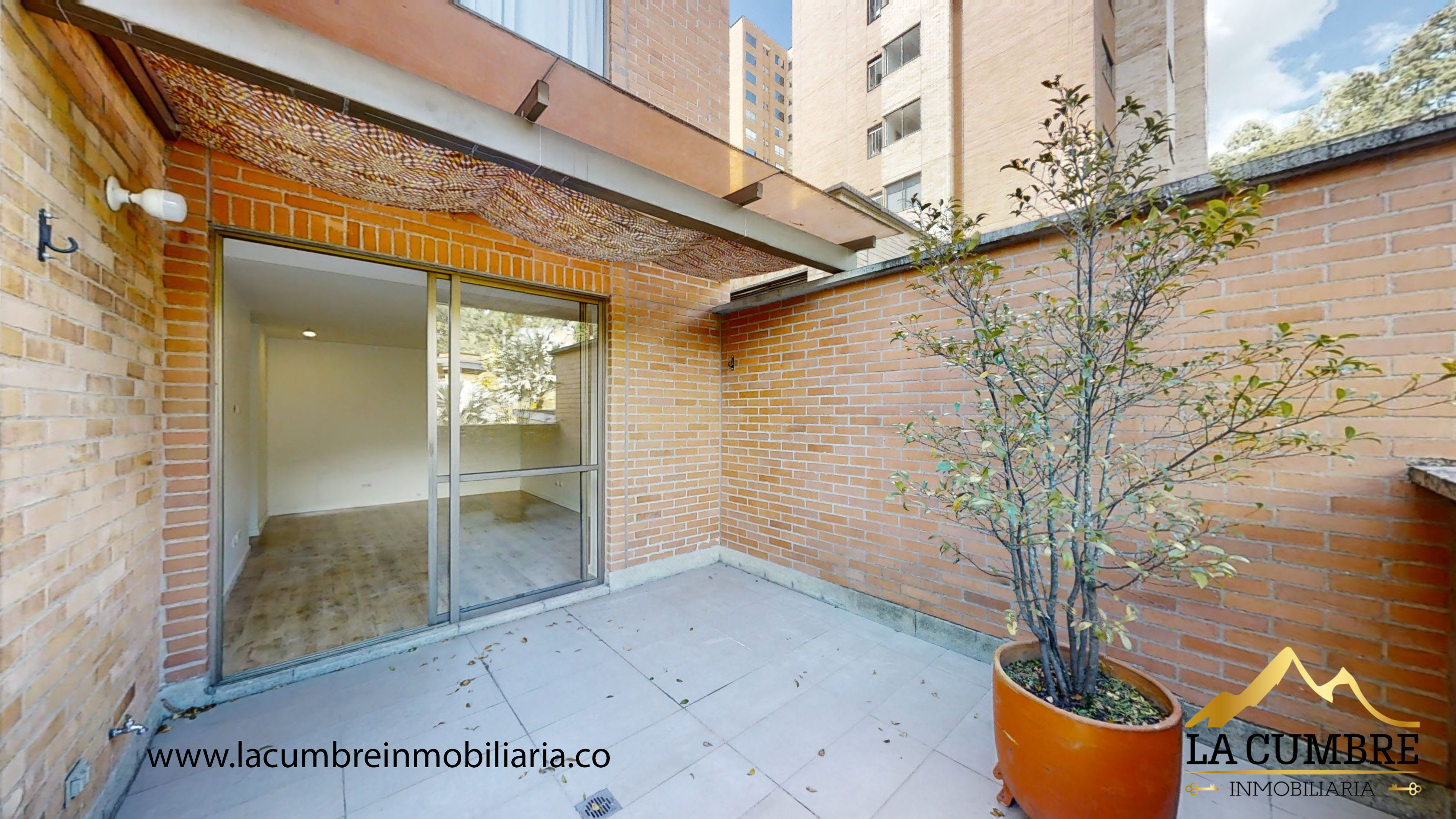 Apartamento de 2 alcobas en arriendo en El Tesoro, Medellín, 105 m² · foto 9 de 13