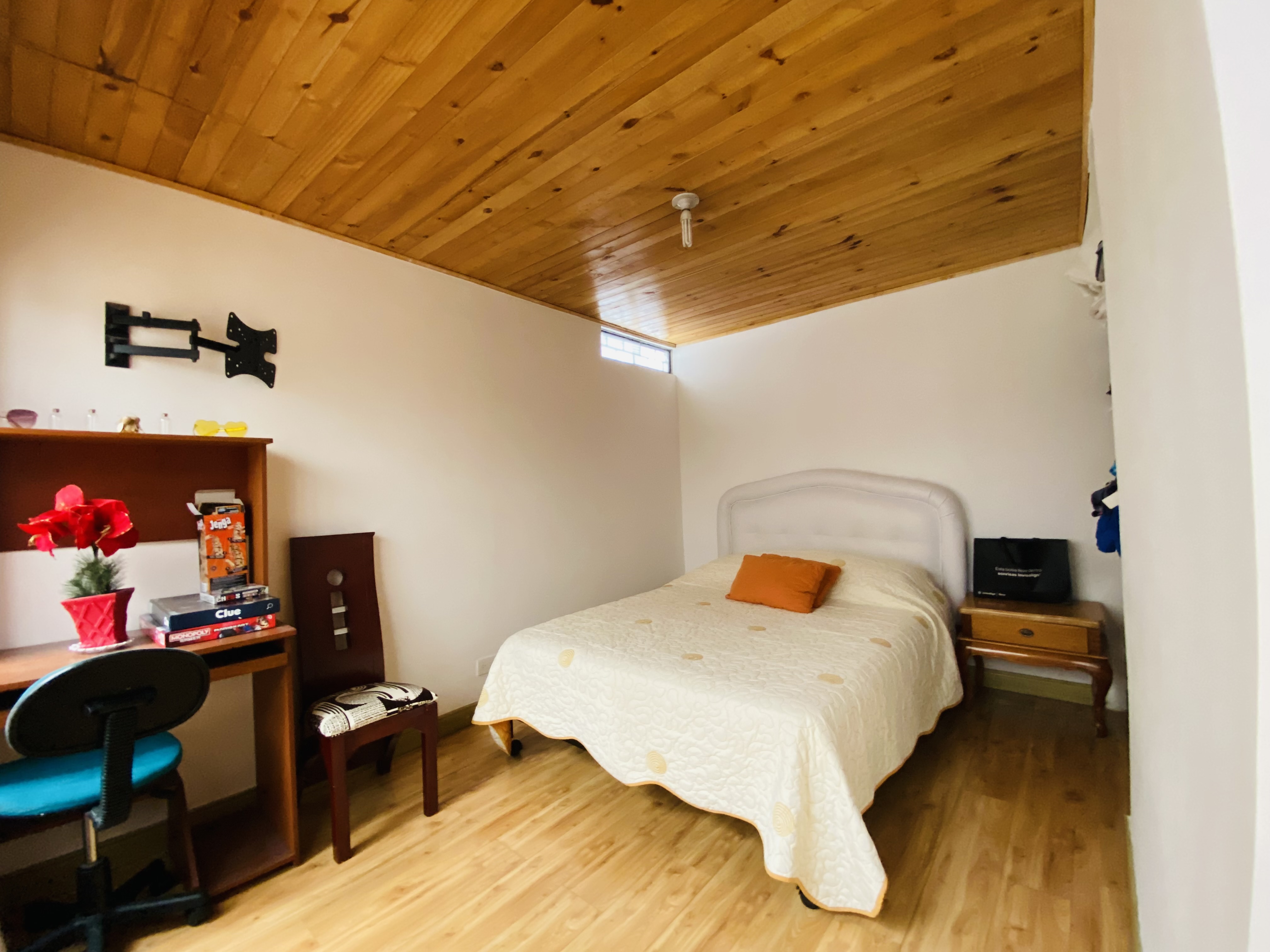 Casa en venta en Alhambra, Bogotá · foto 2 de 24