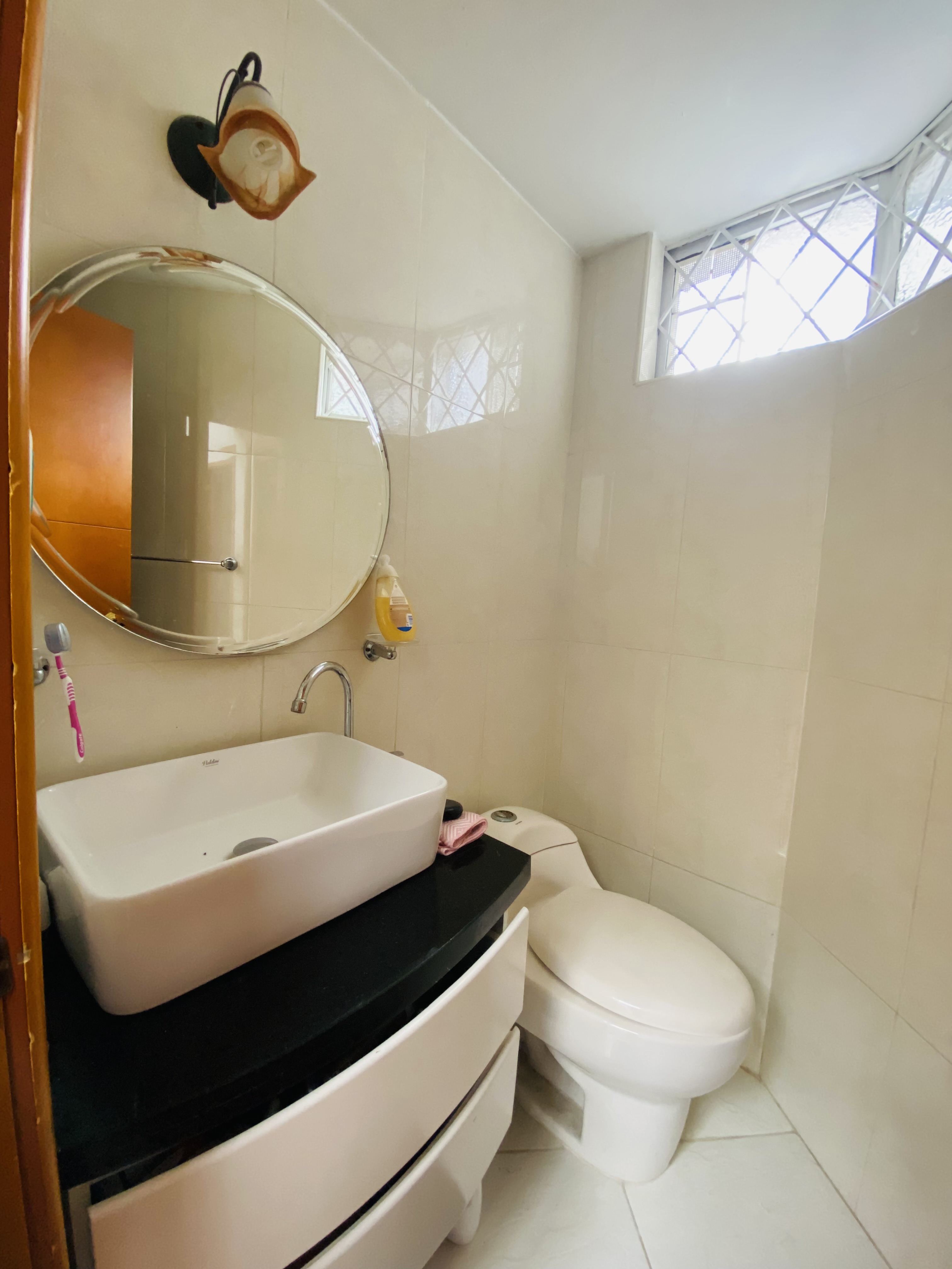 Casa en venta en Alhambra, Bogotá · foto 3 de 24