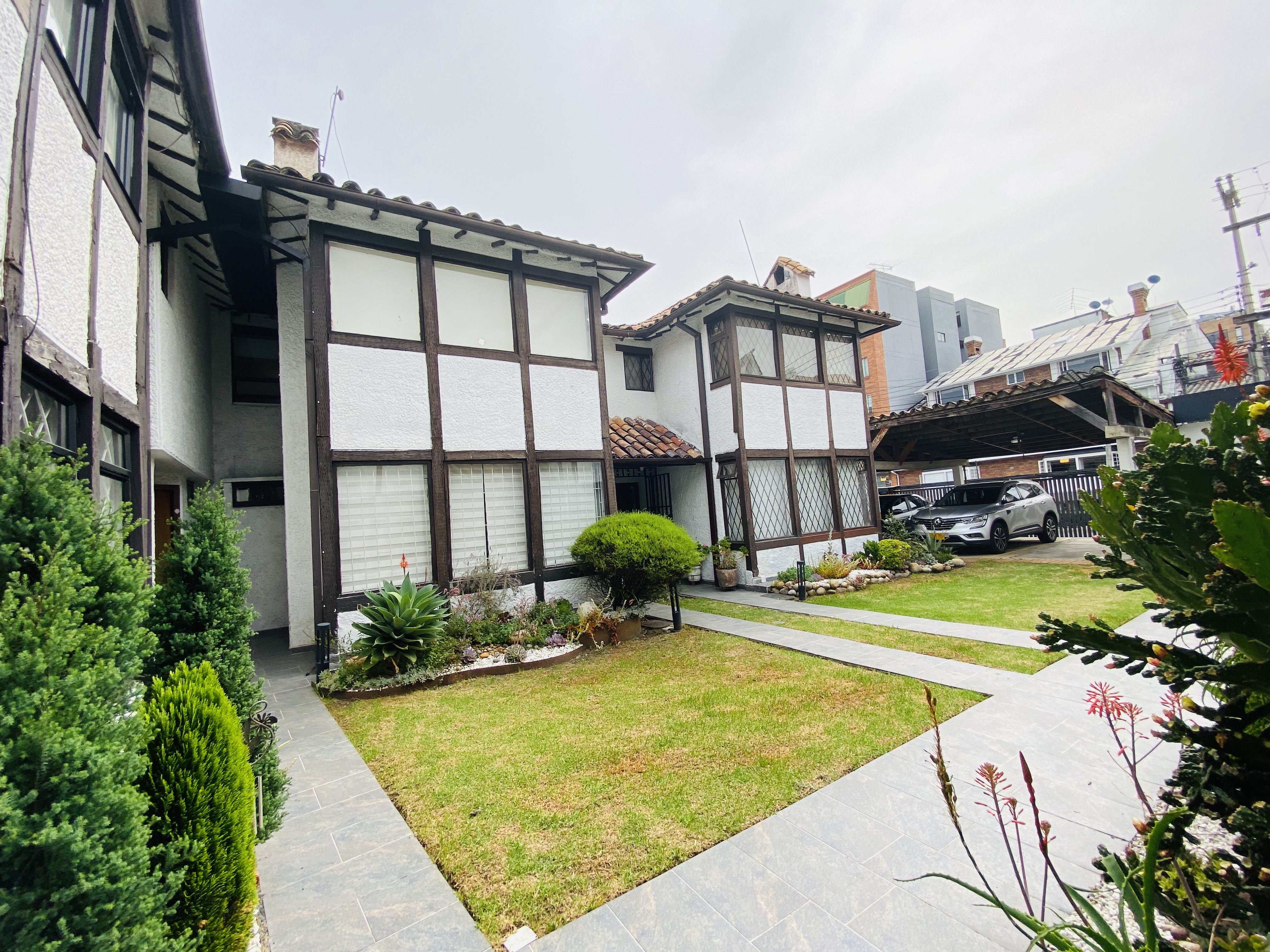 Casa en venta en Alhambra, Bogotá · foto 8 de 24