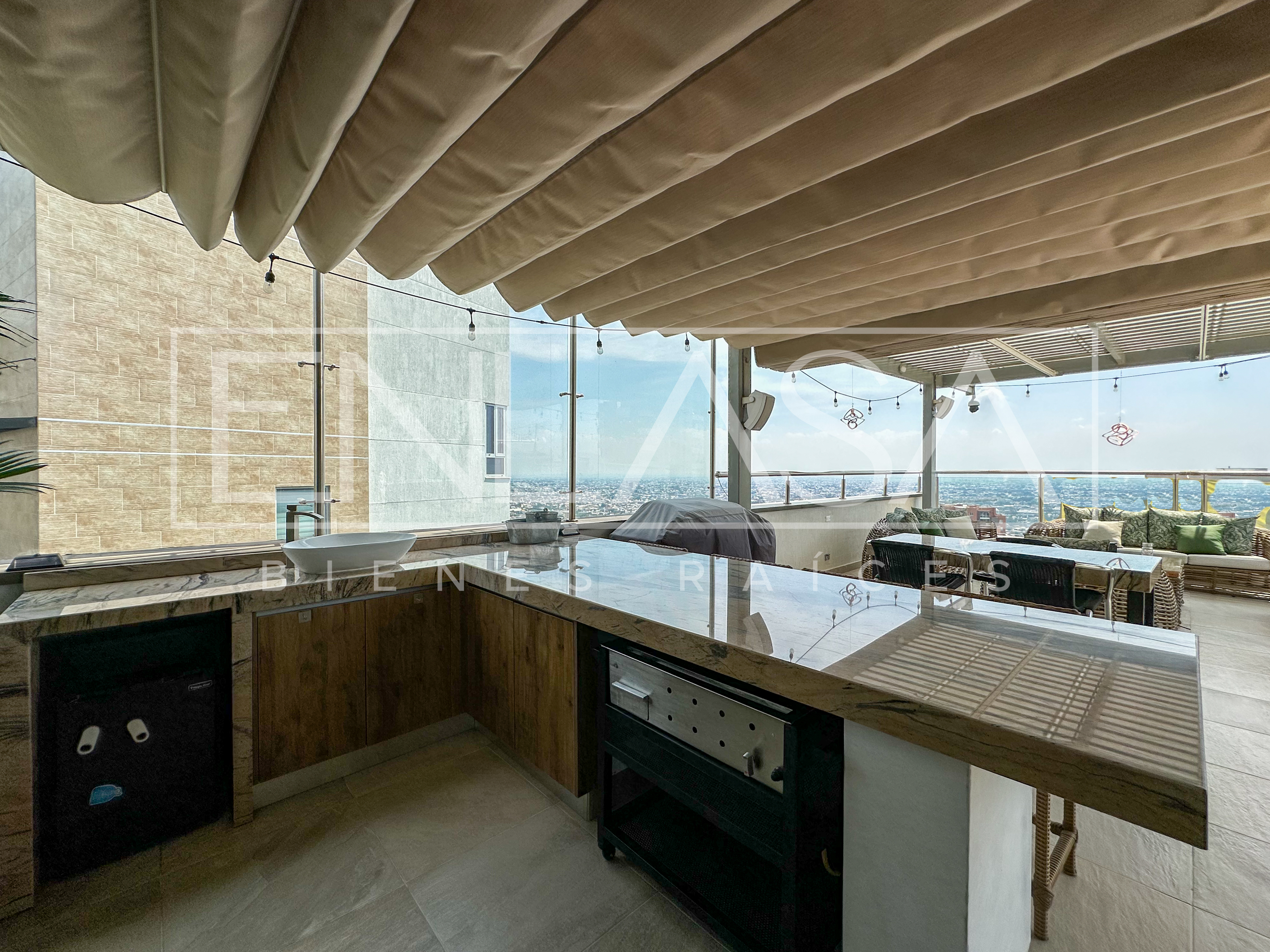 Casa de 4 alcobas en venta en Cristales, Cali, 615 m² · foto 14 de 24