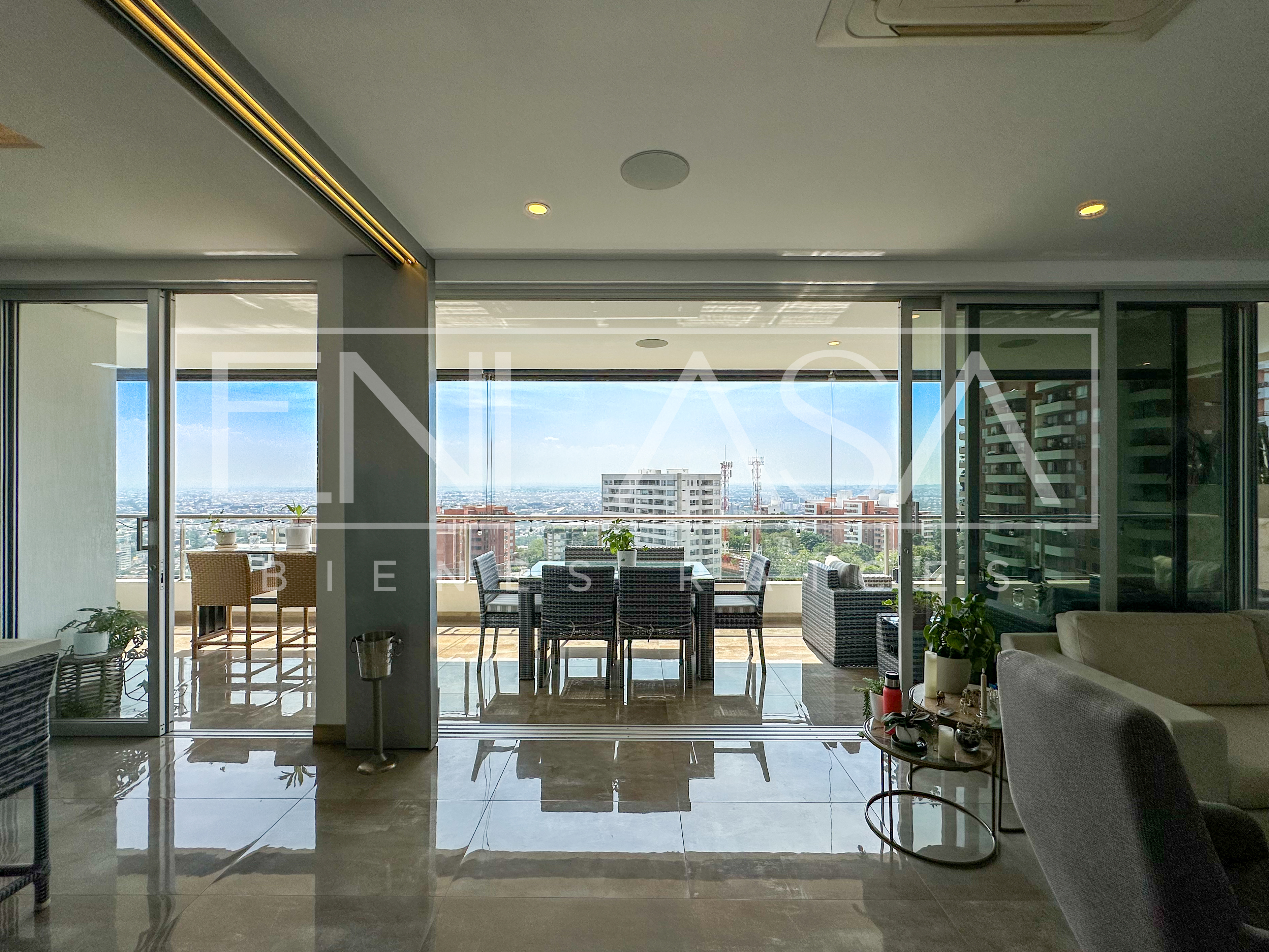 Casa de 4 alcobas en venta en Cristales, Cali, 615 m² · foto 11 de 24