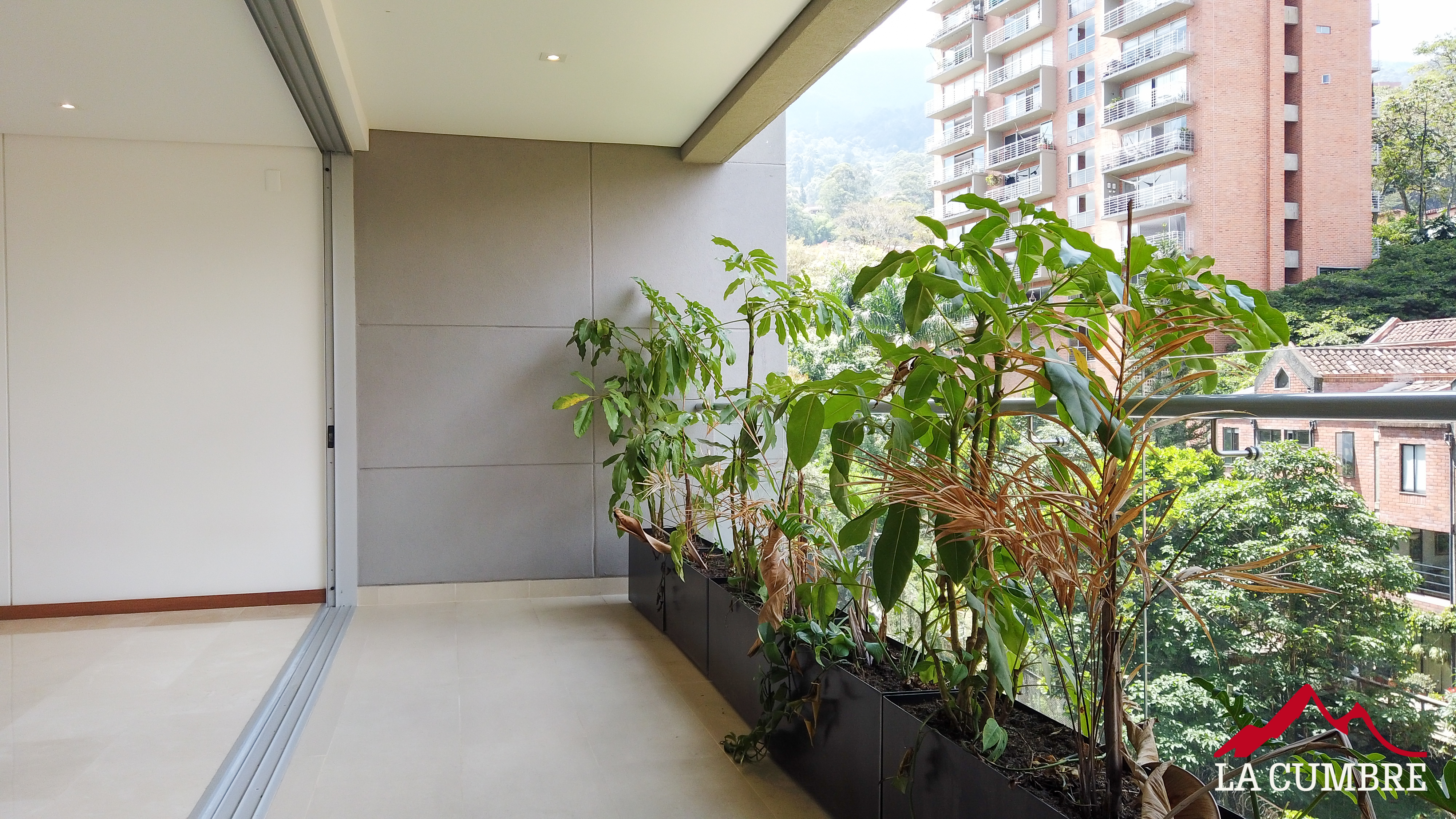 Apartamento en arriendo en El Tesoro, Medellín · foto 3 de 12