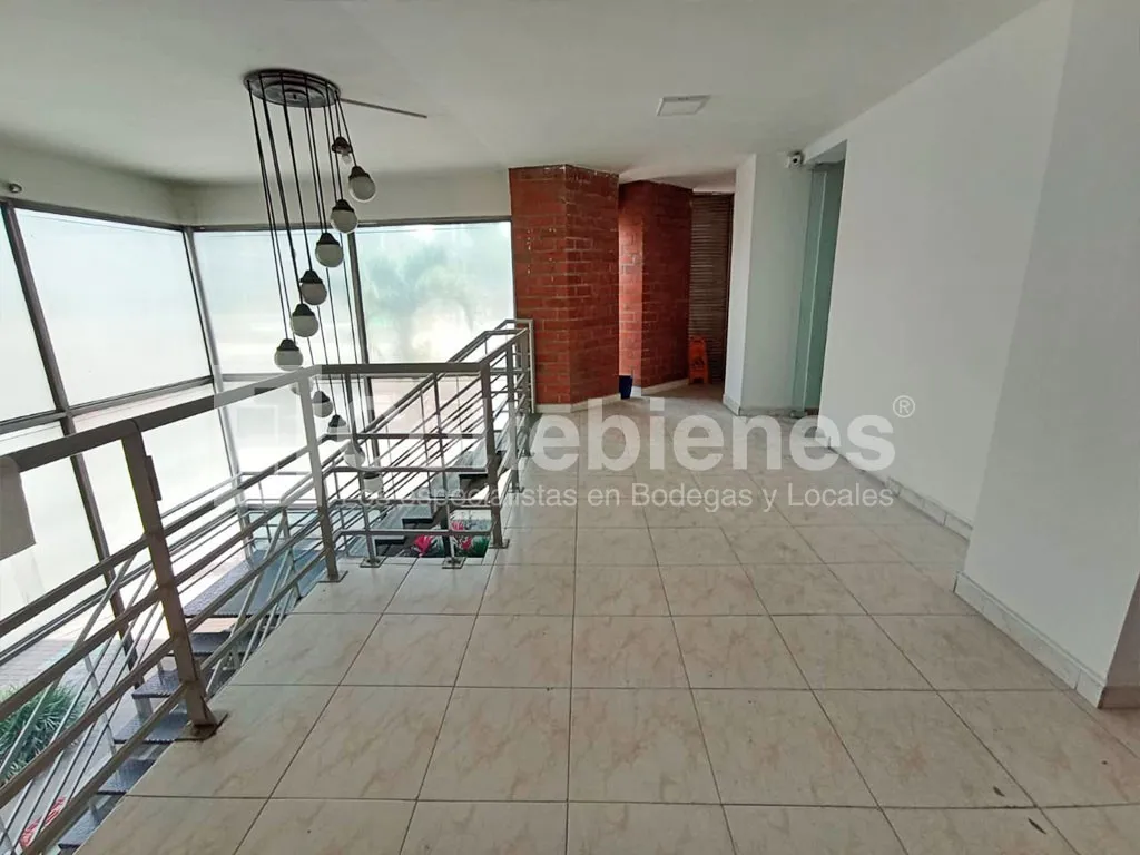 Oficina en arriendo en Camparola, Itagüí, 2629 m² · foto 11 de 20
