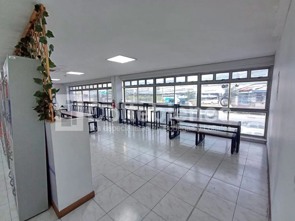 Oficina en arriendo en Camparola, Itagüí, 2629 m² · foto 12 de 20