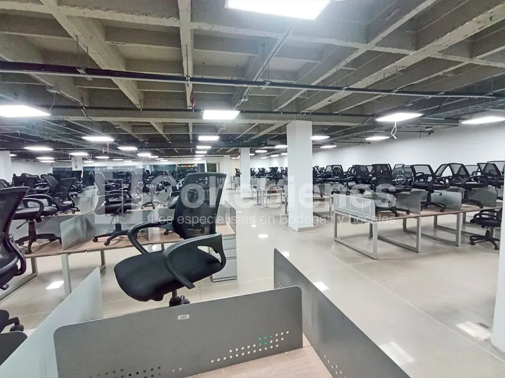 Oficina en arriendo en Camparola, Itagüí, 2629 m² · foto 5 de 20