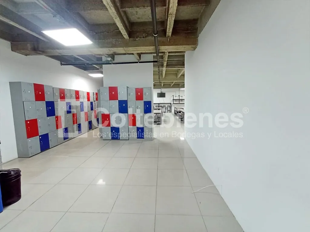 Oficina en arriendo en Camparola, Itagüí, 2629 m² · foto 6 de 20