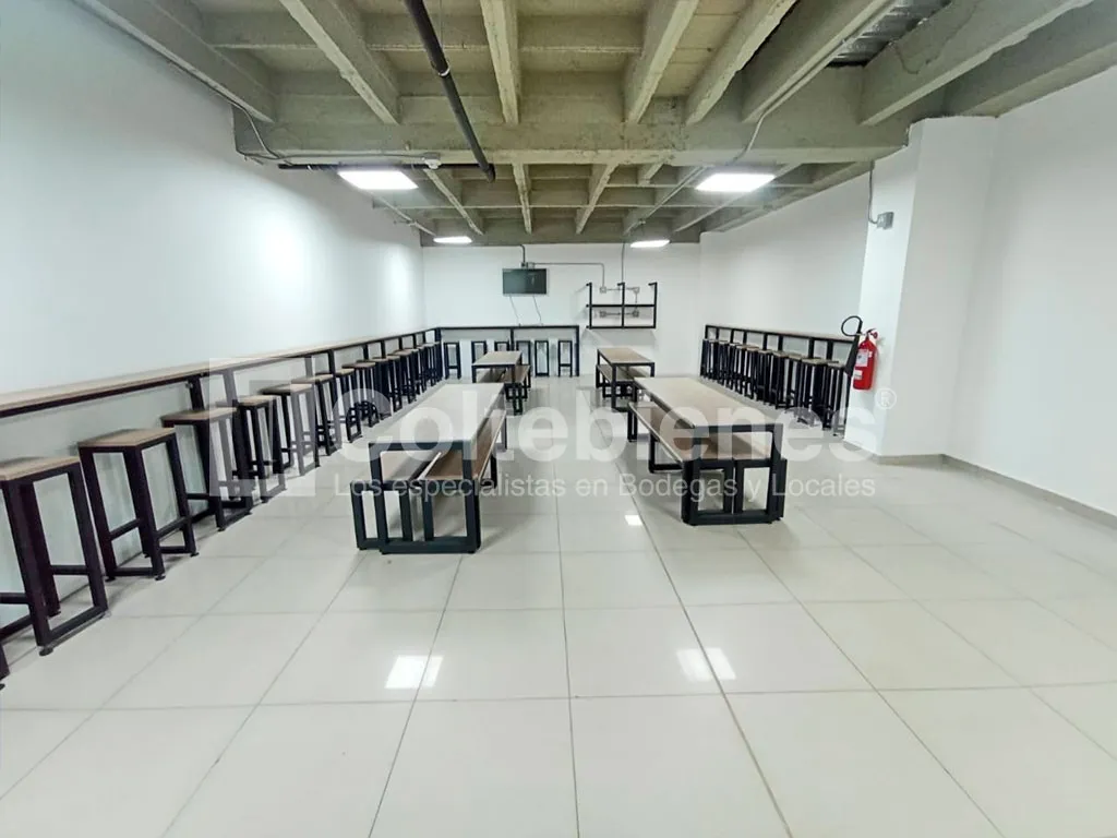 Oficina en arriendo en Camparola, Itagüí, 2629 m² · foto 7 de 20