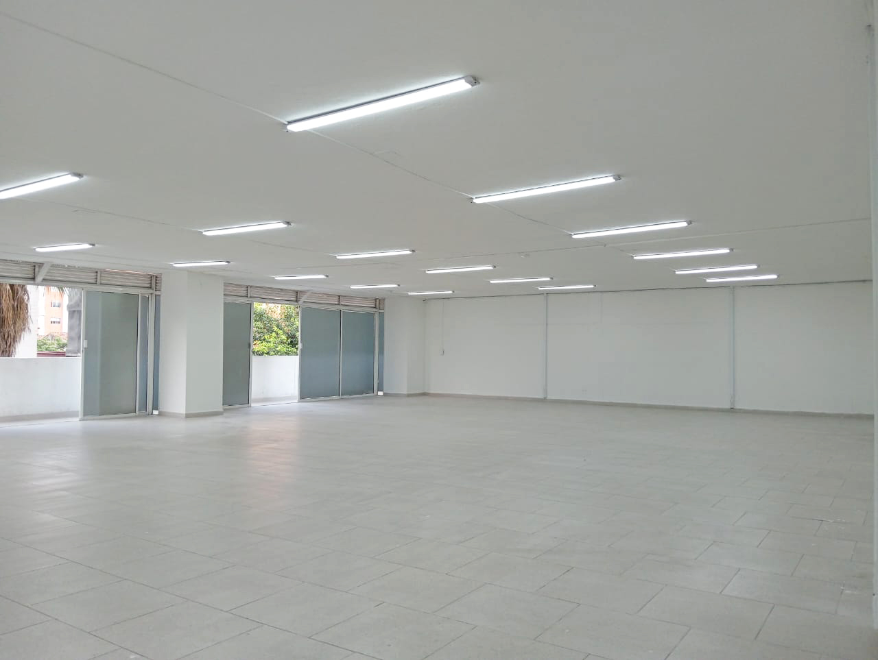 Local en arriendo en Conquistadores, Medellín, 650 m² · foto 16 de 20