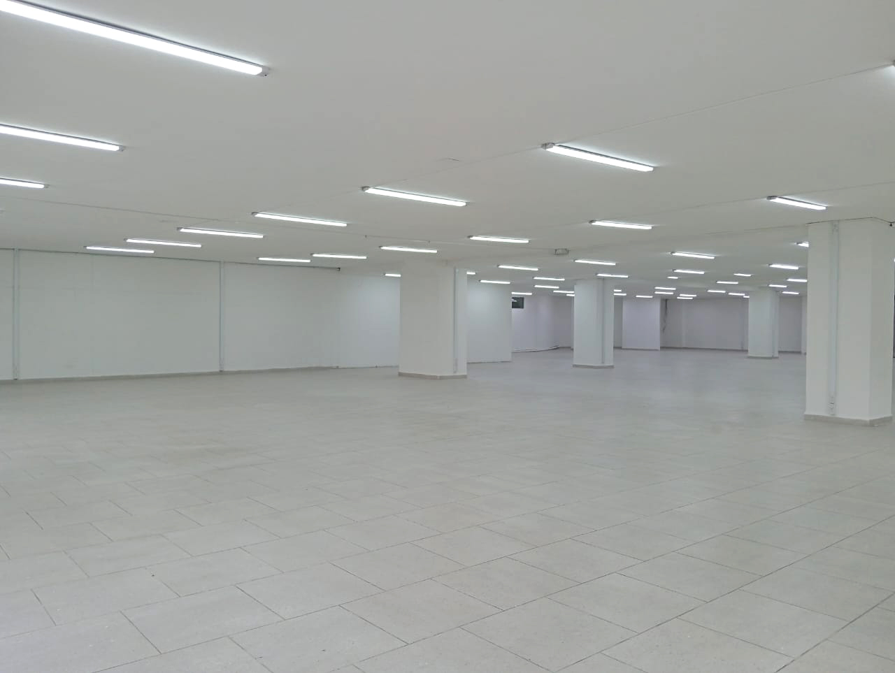 Local en arriendo en Conquistadores, Medellín, 650 m² · foto 4 de 20