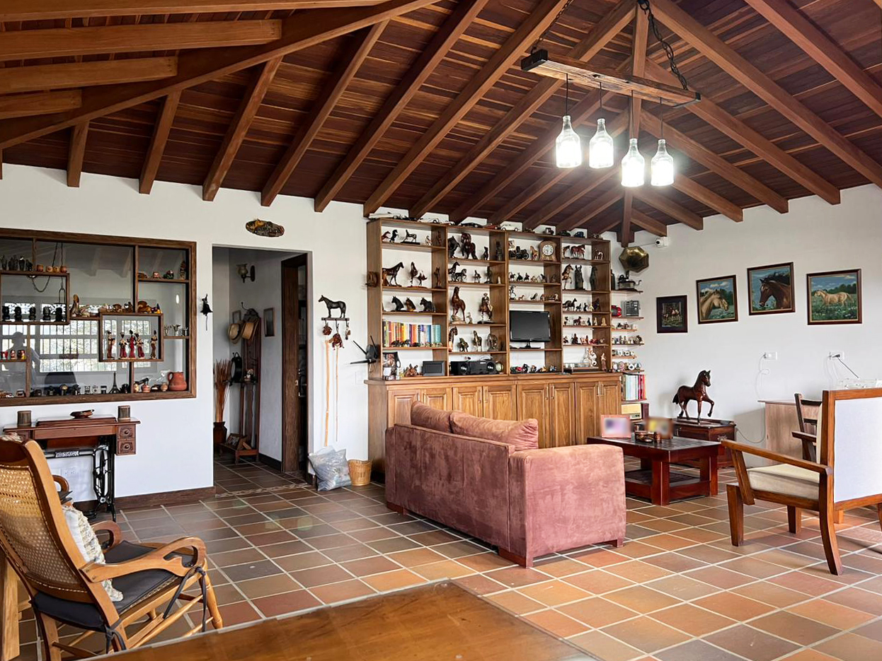 Casa de 3 alcobas en venta en La Ceja, 307 m² · foto 10 de 20