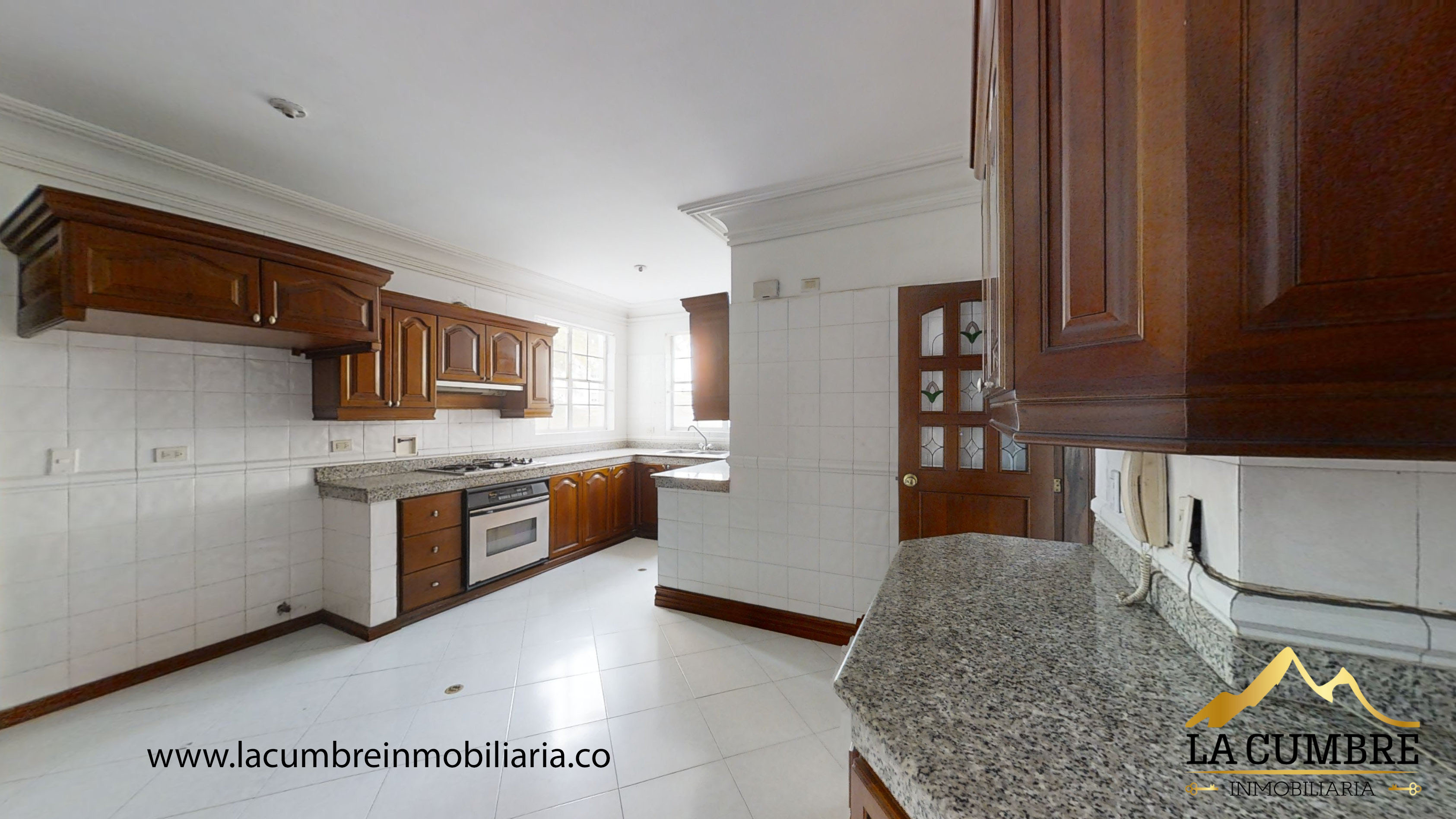 Casa de 4 alcobas en venta en El Tesoro, Medellín, 375 m² · foto 10 de 15