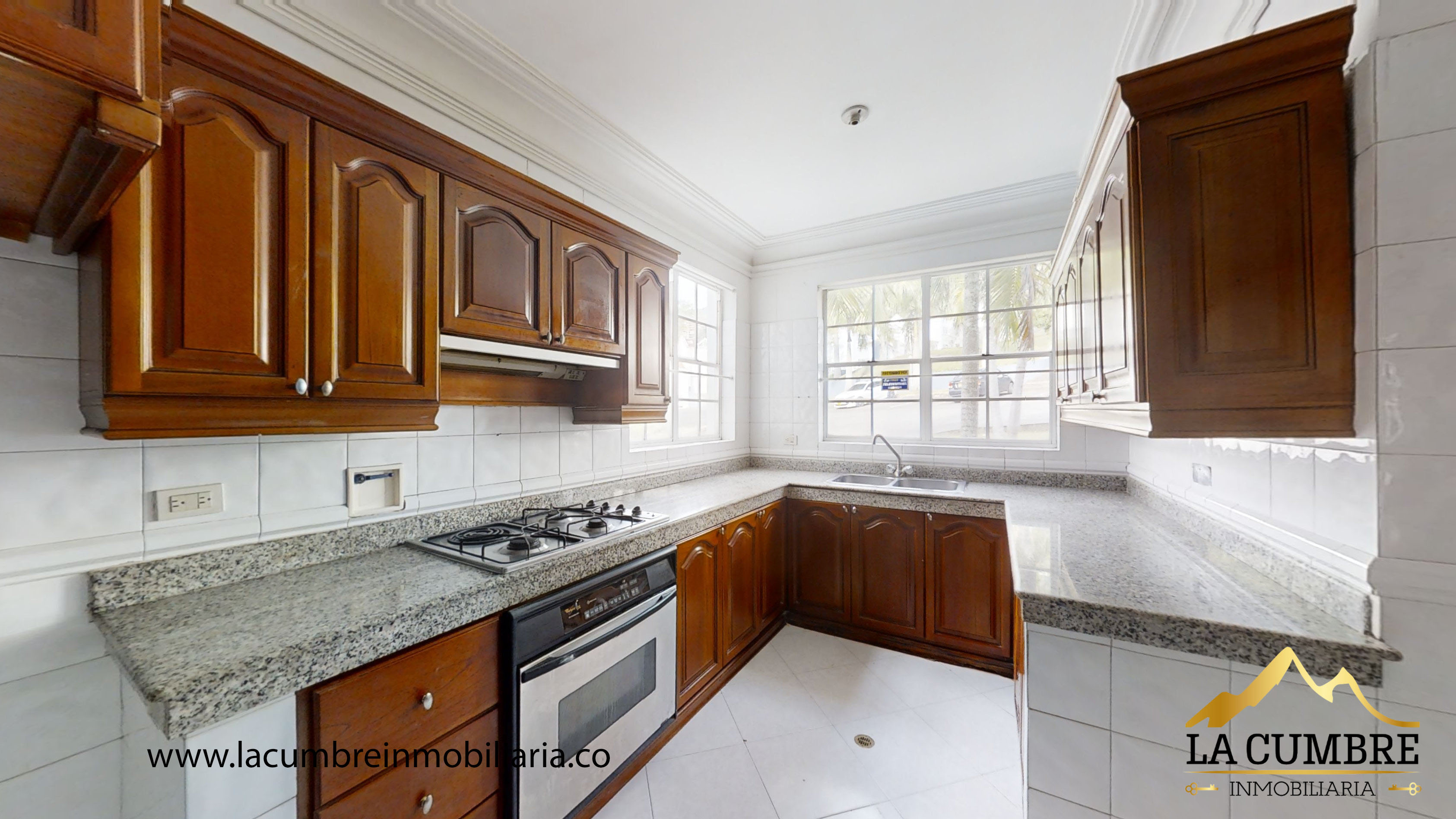 Casa de 4 alcobas en venta en El Tesoro, Medellín, 375 m² · foto 11 de 15