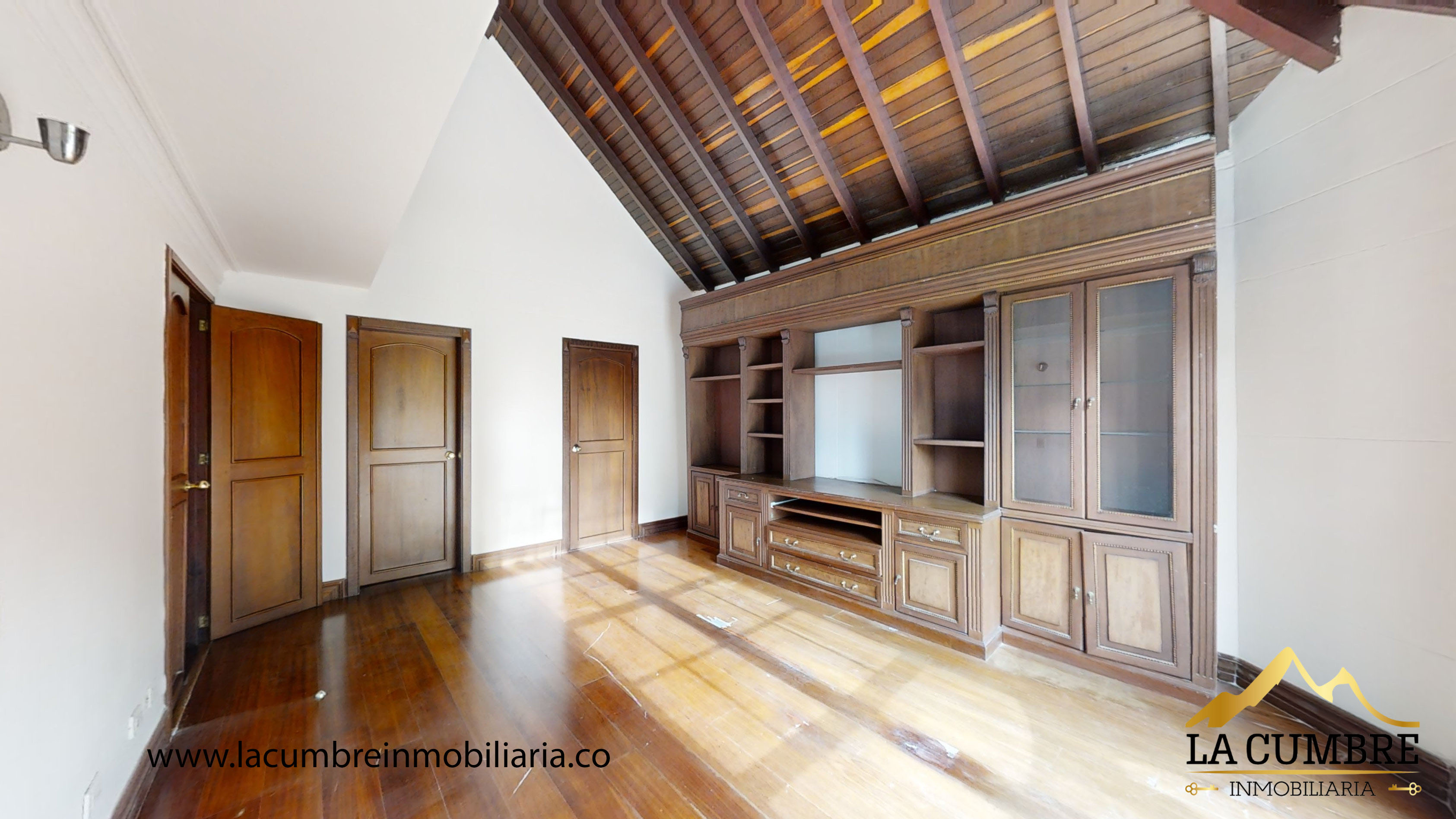 Casa de 4 alcobas en venta en El Tesoro, Medellín, 375 m² · foto 12 de 15
