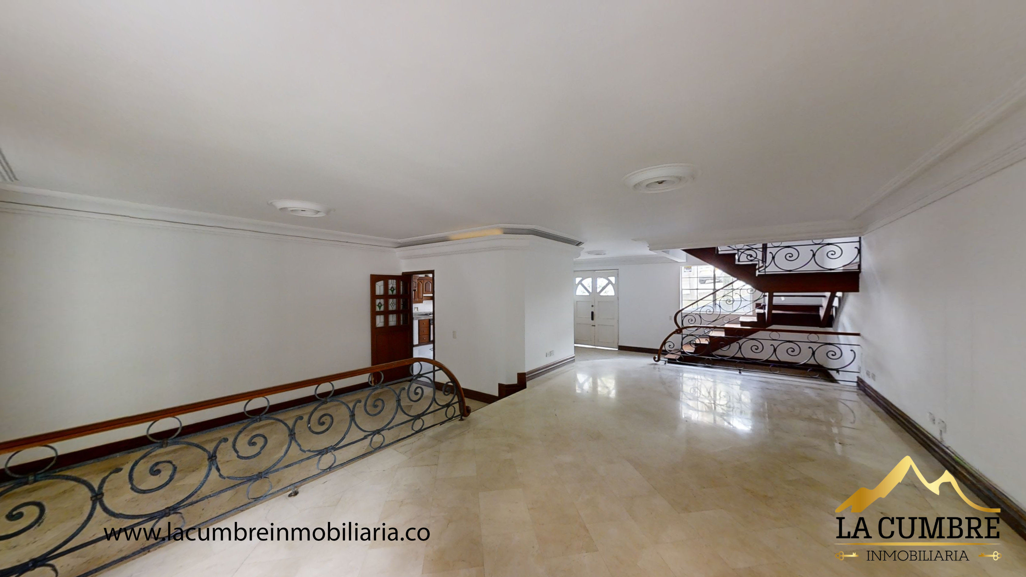 Casa de 4 alcobas en venta en El Tesoro, Medellín, 375 m² · foto 4 de 15