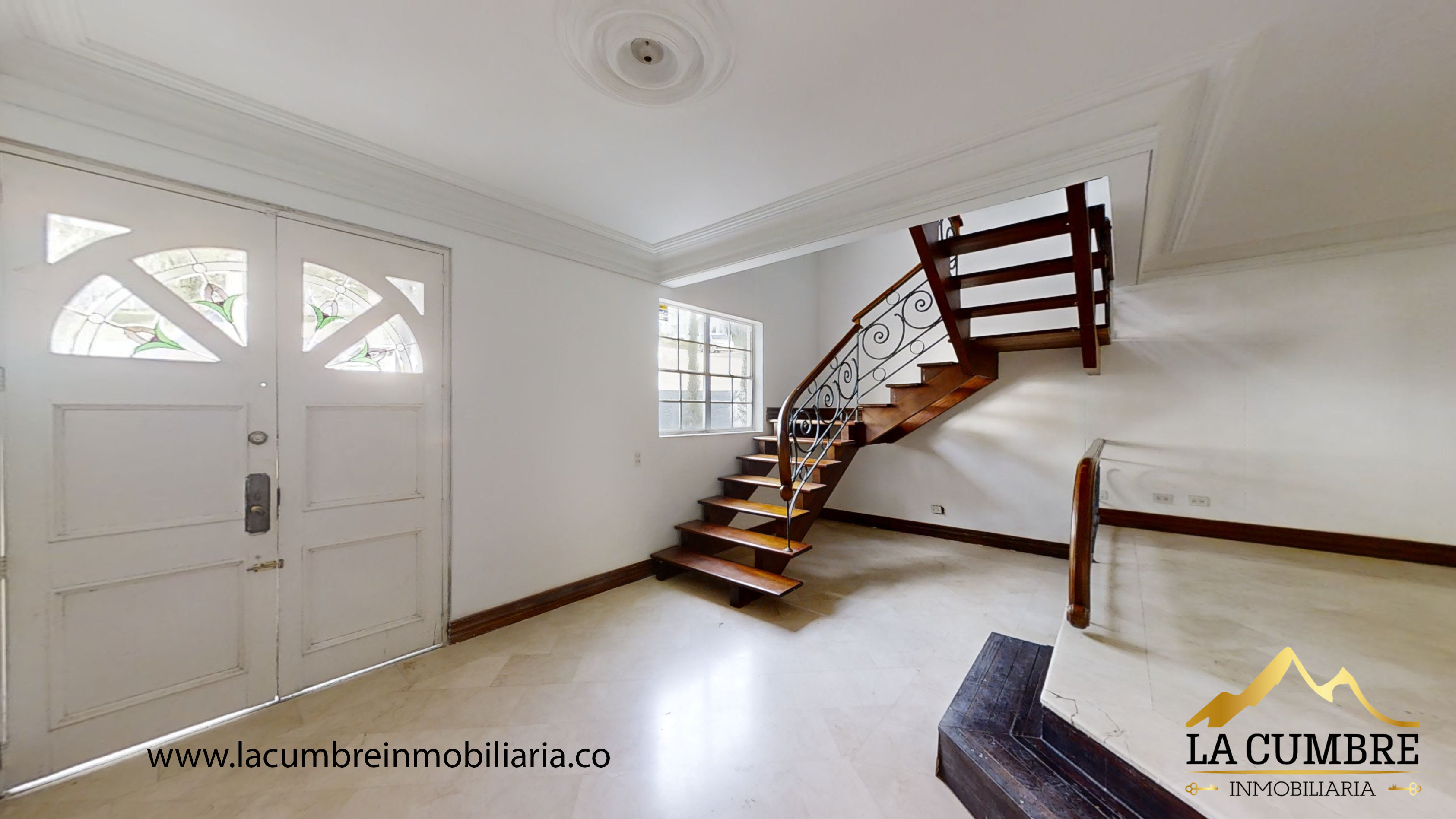 Casa de 4 alcobas en venta en El Tesoro, Medellín, 375 m² · foto 5 de 15