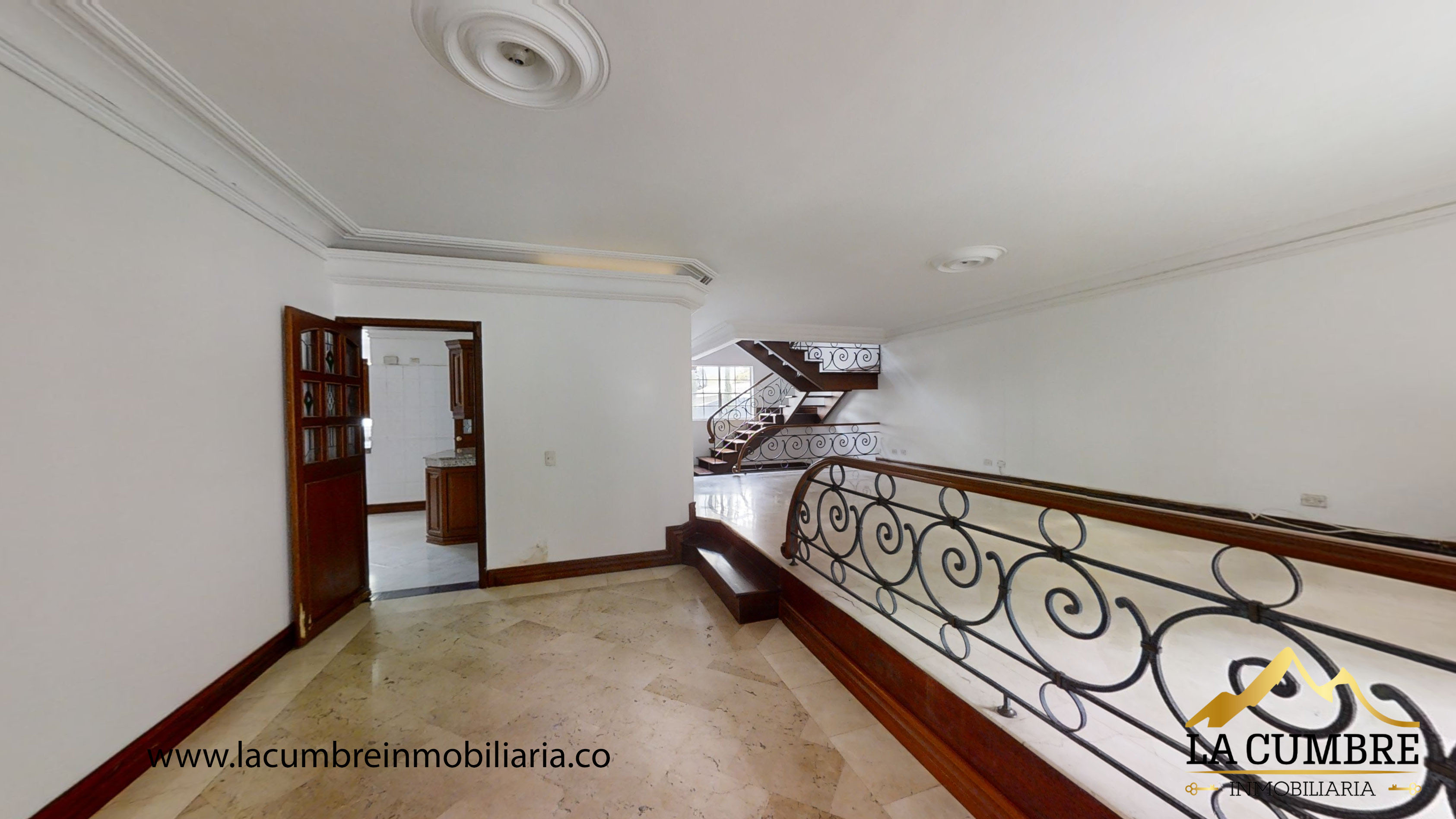 Casa de 4 alcobas en venta en El Tesoro, Medellín, 375 m² · foto 6 de 15