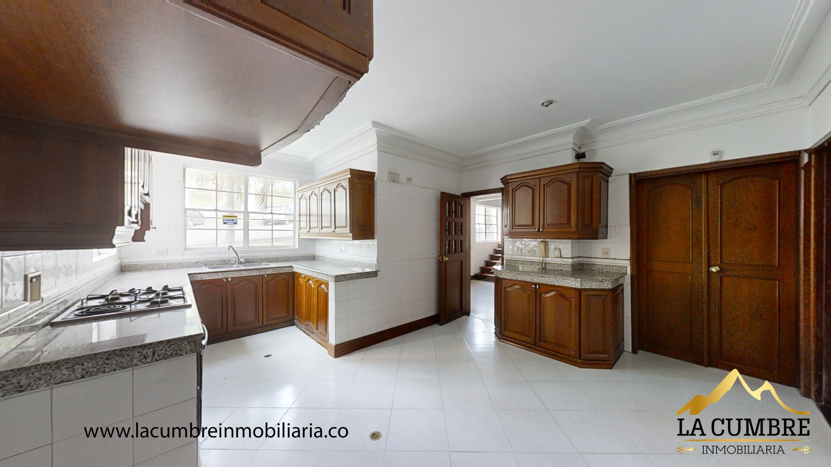 Casa de 4 alcobas en venta en El Tesoro, Medellín, 375 m² · foto 8 de 15