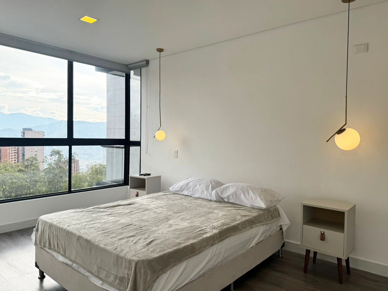 Apartamento de 2 alcobas en arriendo en El Tesoro, Medellín, 109 m² · foto 11 de 16