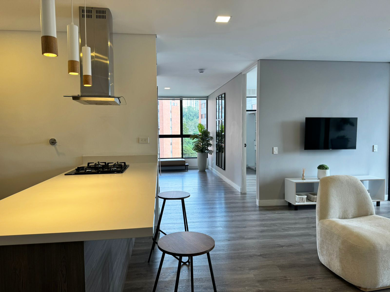 Apartamento de 2 alcobas en arriendo en El Tesoro, Medellín, 109 m² · foto 3 de 16