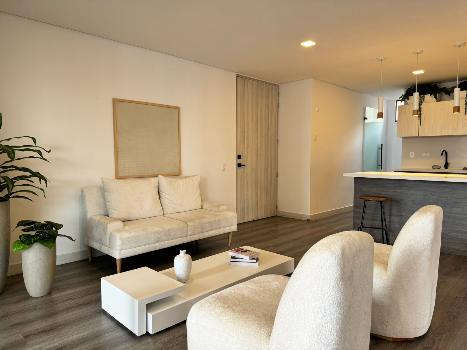 Apartamento de 2 alcobas en arriendo en El Tesoro, Medellín, 109 m² · foto 6 de 16