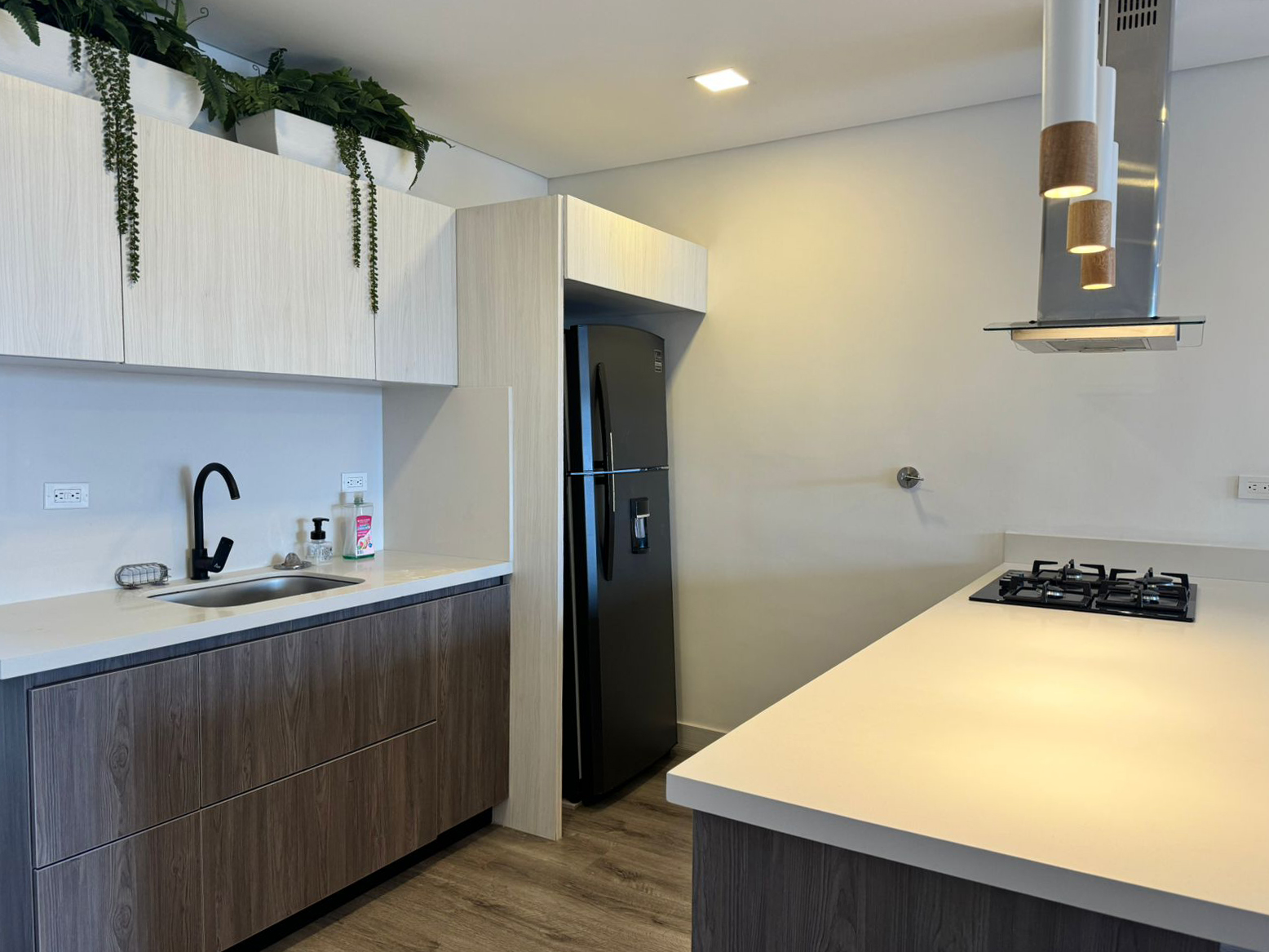 Apartamento de 2 alcobas en arriendo en El Tesoro, Medellín, 109 m² · foto 7 de 16