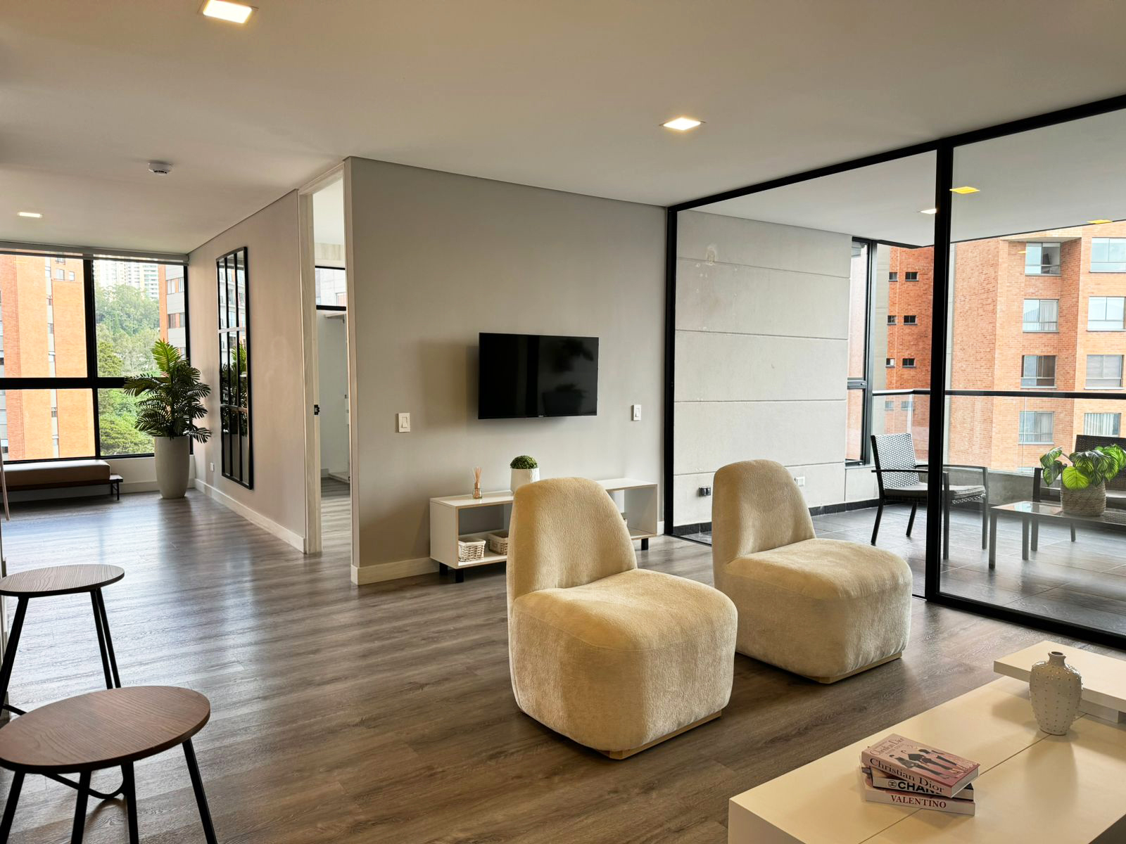 Apartamento de 2 alcobas en arriendo en El Tesoro, Medellín, 109 m² · foto 8 de 16