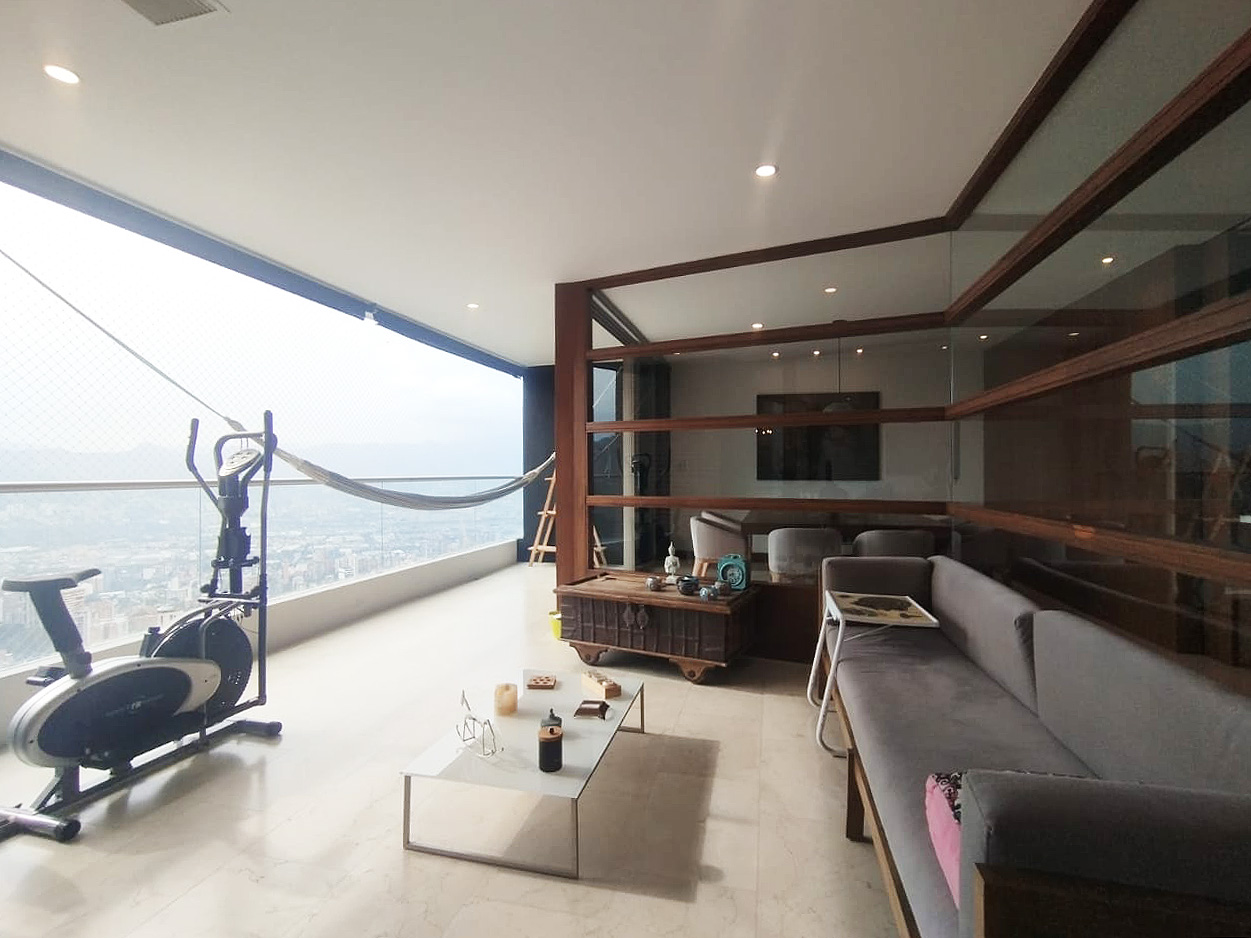 Apartamento en venta en Altos Del Poblado, Medellín · foto 18 de 19