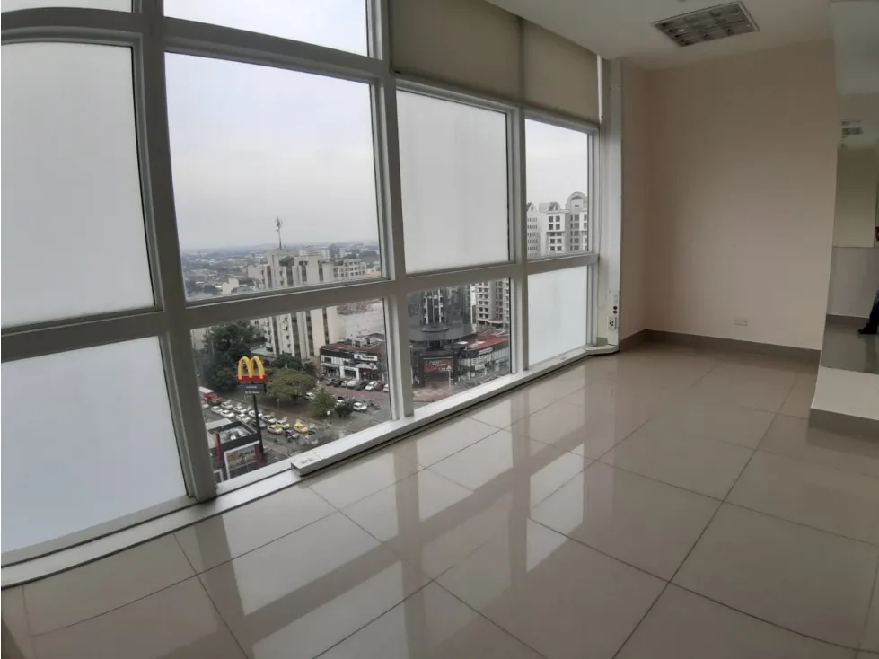 Consultorio en venta en Tequendama, Cali, 40 m² · foto 2 de 10