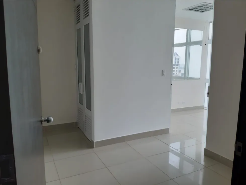 Consultorio en venta en Tequendama, Cali, 40 m² · foto 4 de 10