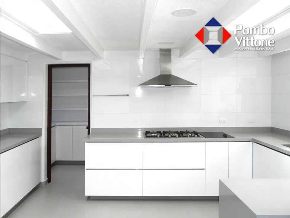 Apartamento de 4 alcobas en venta en Santa Ana Oriental, Bogotá, 610 m² · foto 2 de 24