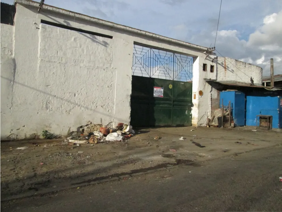 Bodega en venta en Comuneros, Bucaramanga, 756 m² · foto 2 de 24