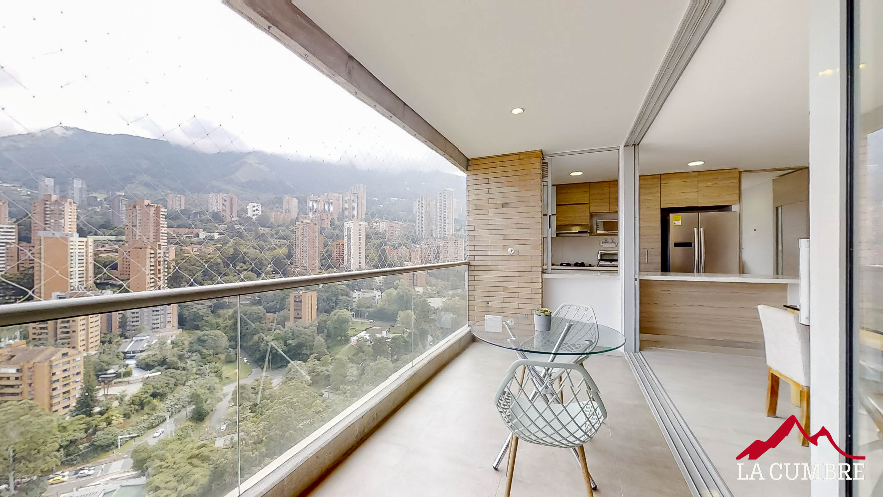 Apartamento de 3 alcobas en arriendo en El Poblado, Medellín, 155 m² · foto 10 de 12