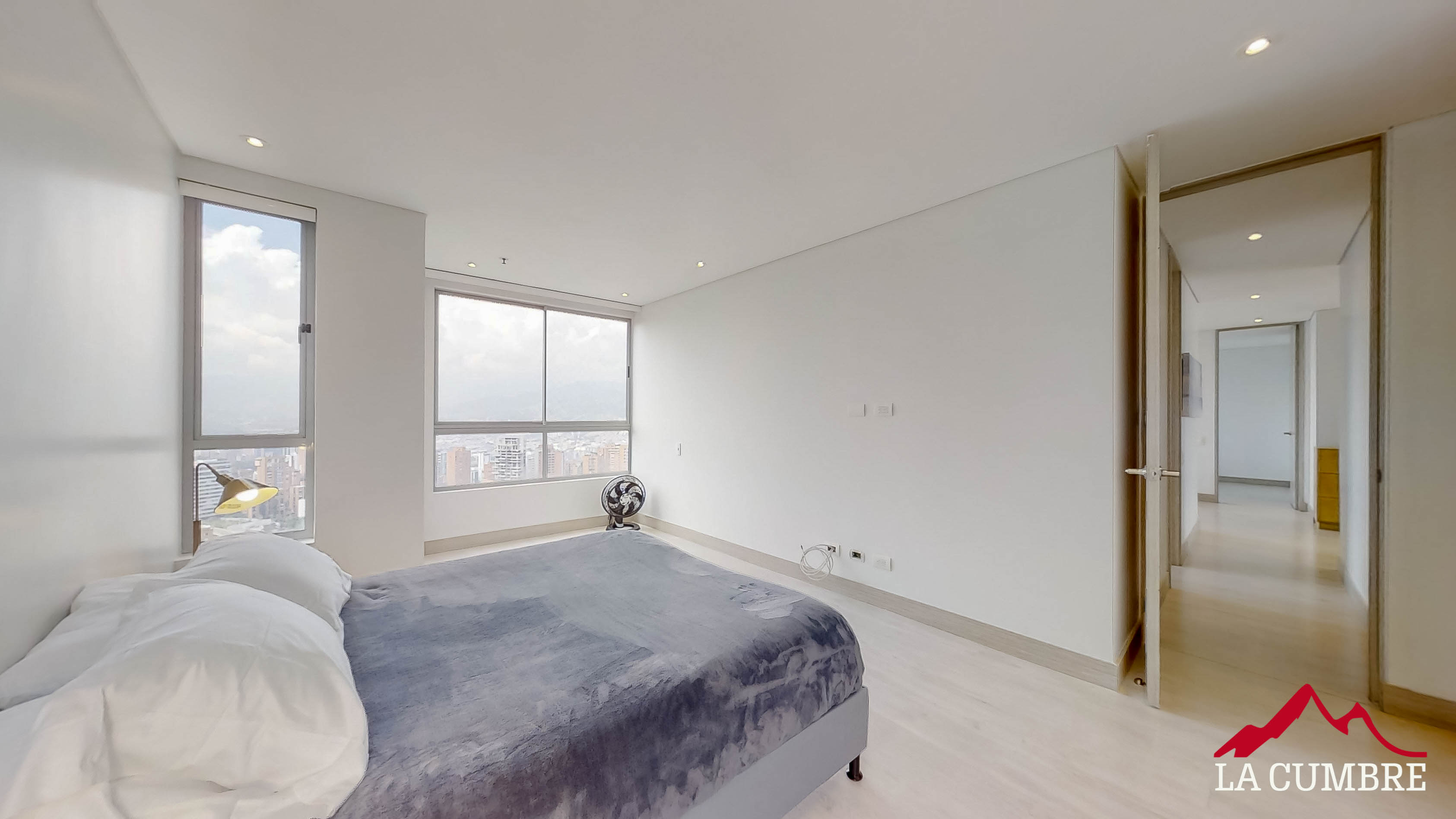 Apartamento de 3 alcobas en arriendo en El Poblado, Medellín, 155 m² · foto 8 de 12