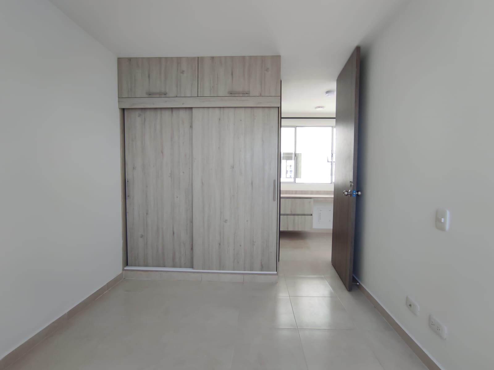 Apartamento de 2 alcobas en venta en Cr. Los Naranjos, Jamundí, 62 m² · foto 11 de 14