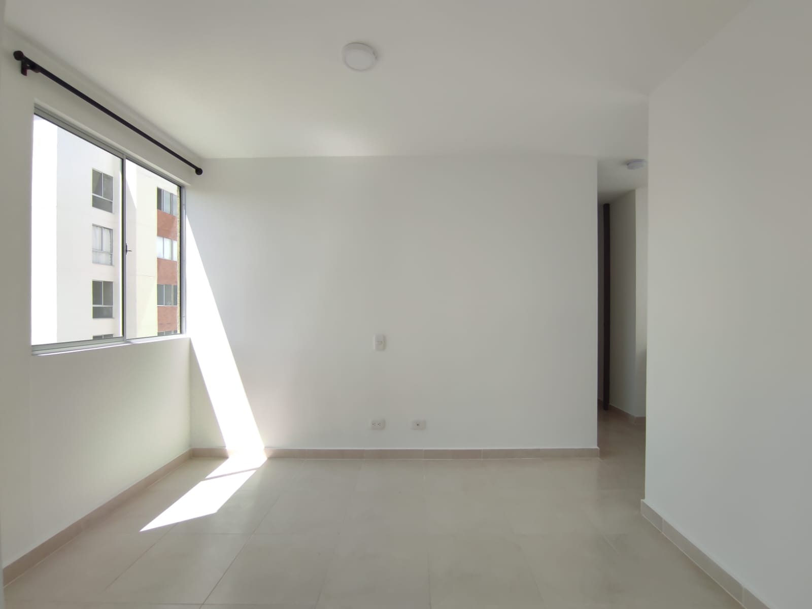 Apartamento de 2 alcobas en venta en Cr. Los Naranjos, Jamundí, 62 m² · foto 12 de 14
