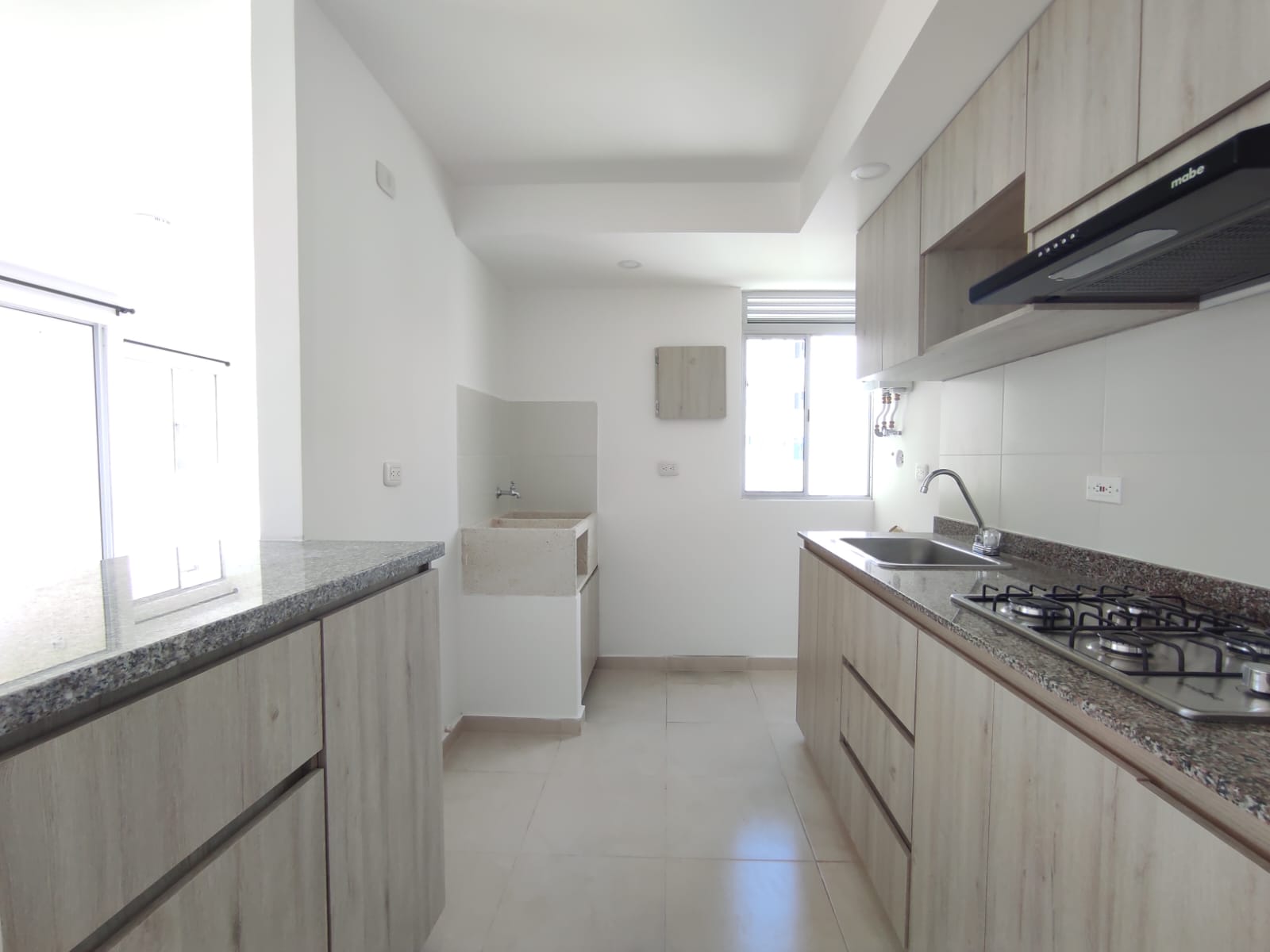 Apartamento de 2 alcobas en venta en Cr. Los Naranjos, Jamundí, 62 m² · foto 6 de 14