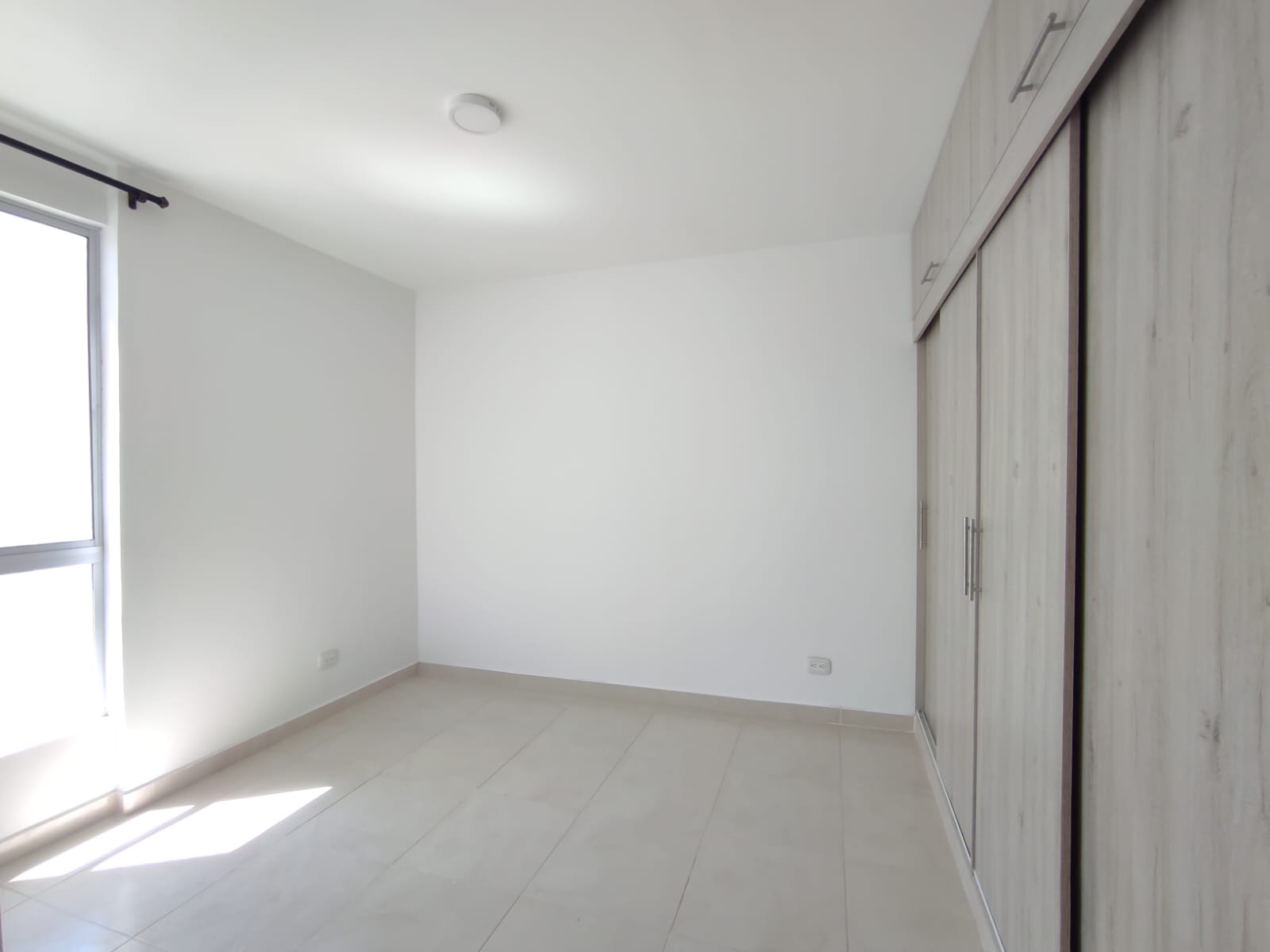 Apartamento de 2 alcobas en venta en Cr. Los Naranjos, Jamundí, 62 m² · foto 7 de 14