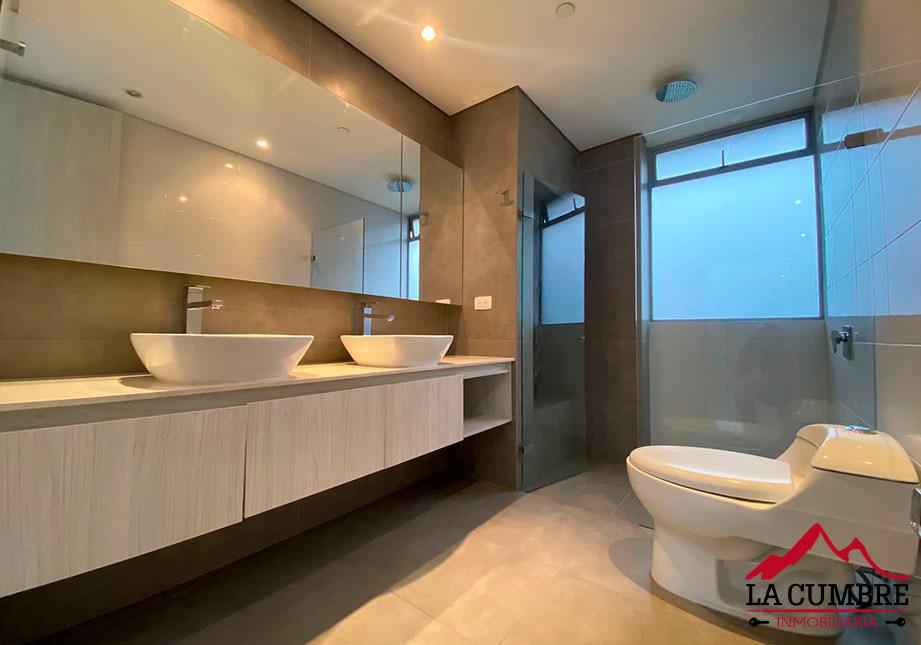 Apartamento de 3 alcobas en arriendo en Loma Benedictinos, Medellín, 151 m² · foto 12 de 12