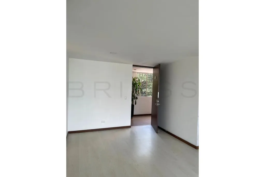 Apartamento de 3 alcobas en arriendo en El Esmeraldal, Envigado, 87 m² · foto 2 de 17