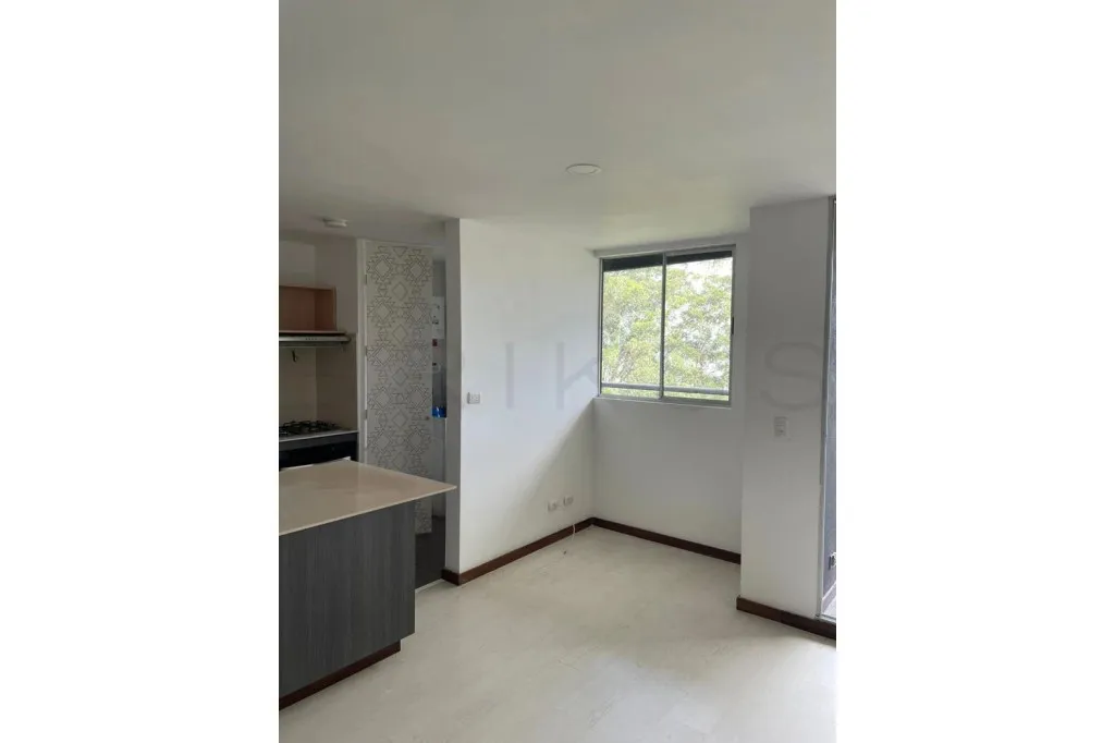 Apartamento de 3 alcobas en arriendo en El Esmeraldal, Envigado, 87 m² · foto 3 de 17