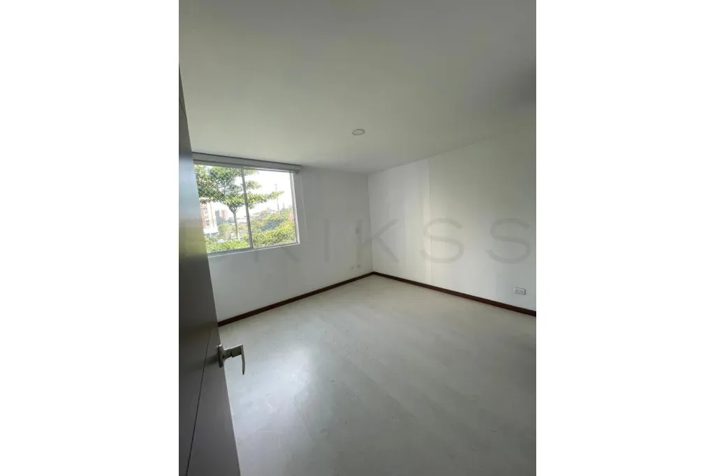 Apartamento de 3 alcobas en arriendo en El Esmeraldal, Envigado, 87 m² · foto 8 de 17
