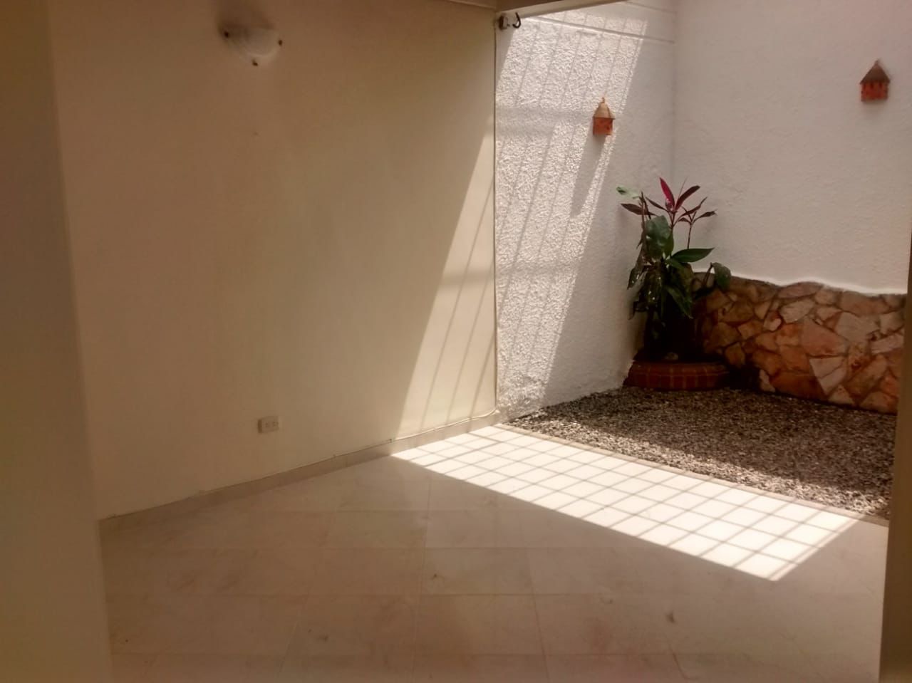 Casa de 6 alcobas en venta en Provenza, Bucaramanga, 367 m² · foto 2 de 6