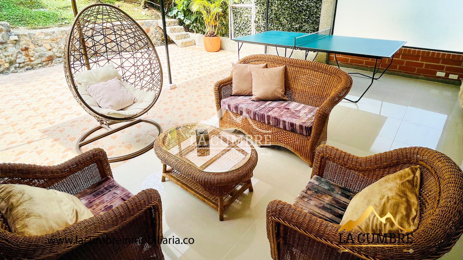 Casa en arriendo en El Poblado, Medellín · foto 2 de 14