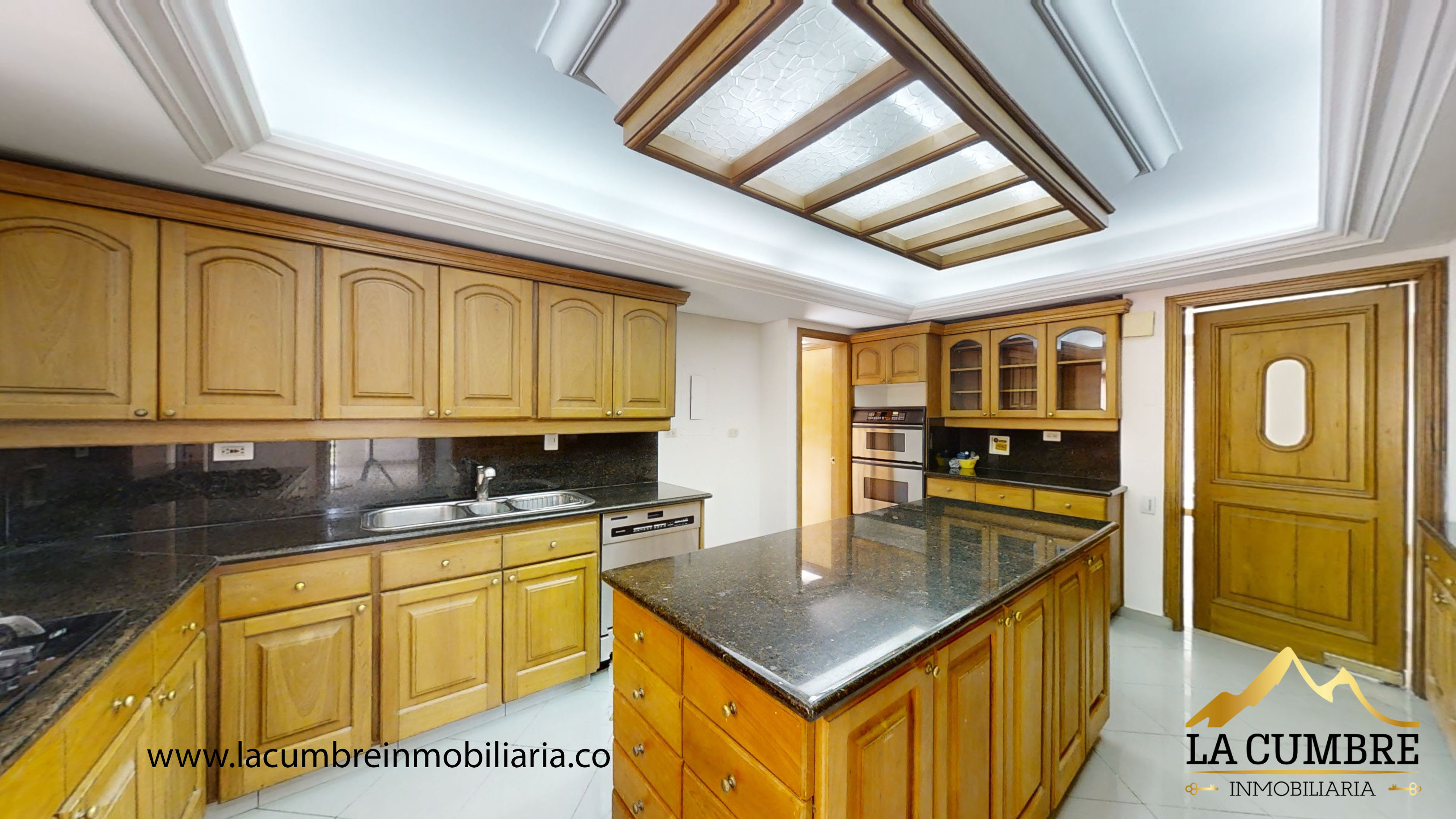 Casa de 4 alcobas en venta en El Poblado, Medellín, 513 m² · foto 12 de 20